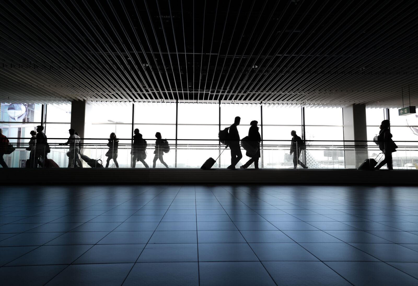 Nikon D610 sample photo. Airport, people, walking photography