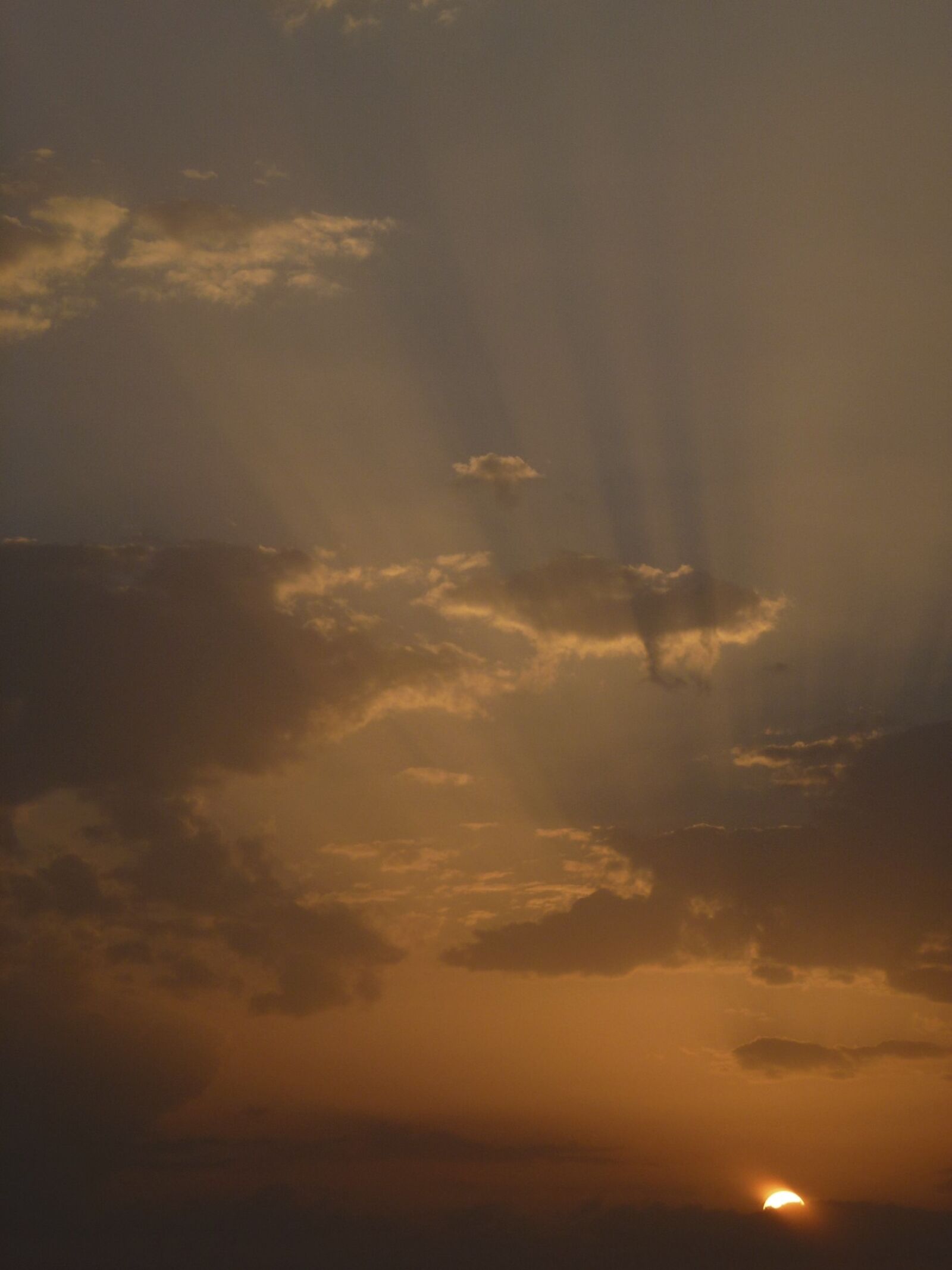 Panasonic Lumix DMC-ZS10 (Lumix DMC-TZ20 / Lumix DMC-TZ22) sample photo. Sunset, clouds, evening photography