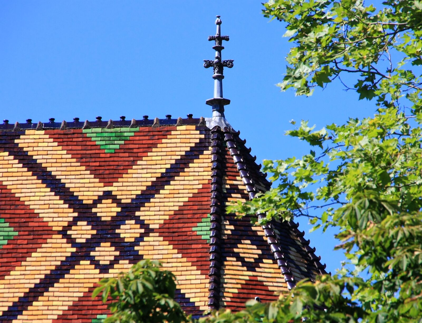 Canon EOS 40D sample photo. Roof, brick, colorful photography