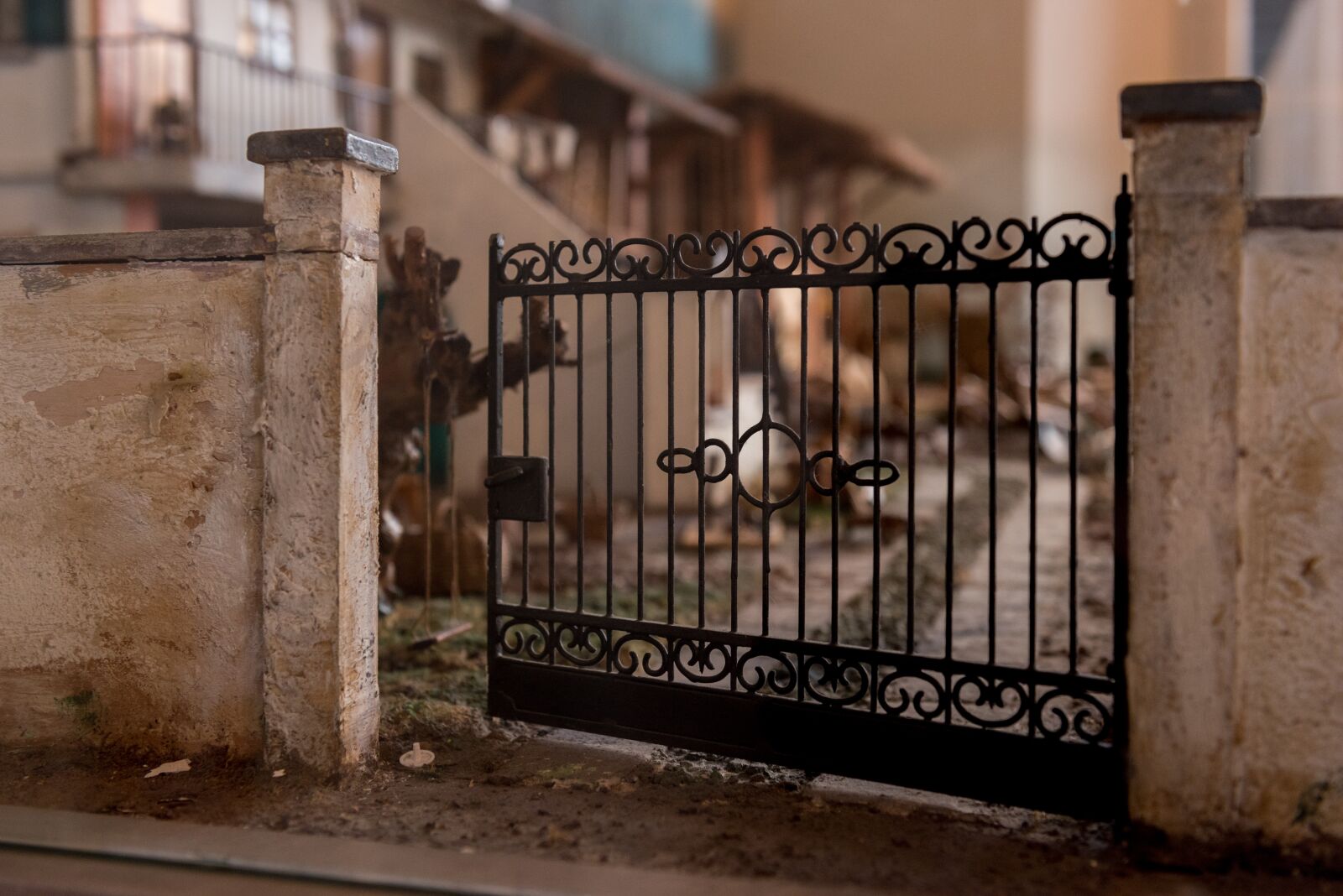 Nikon D810 sample photo. Cascina, campaign, gate photography