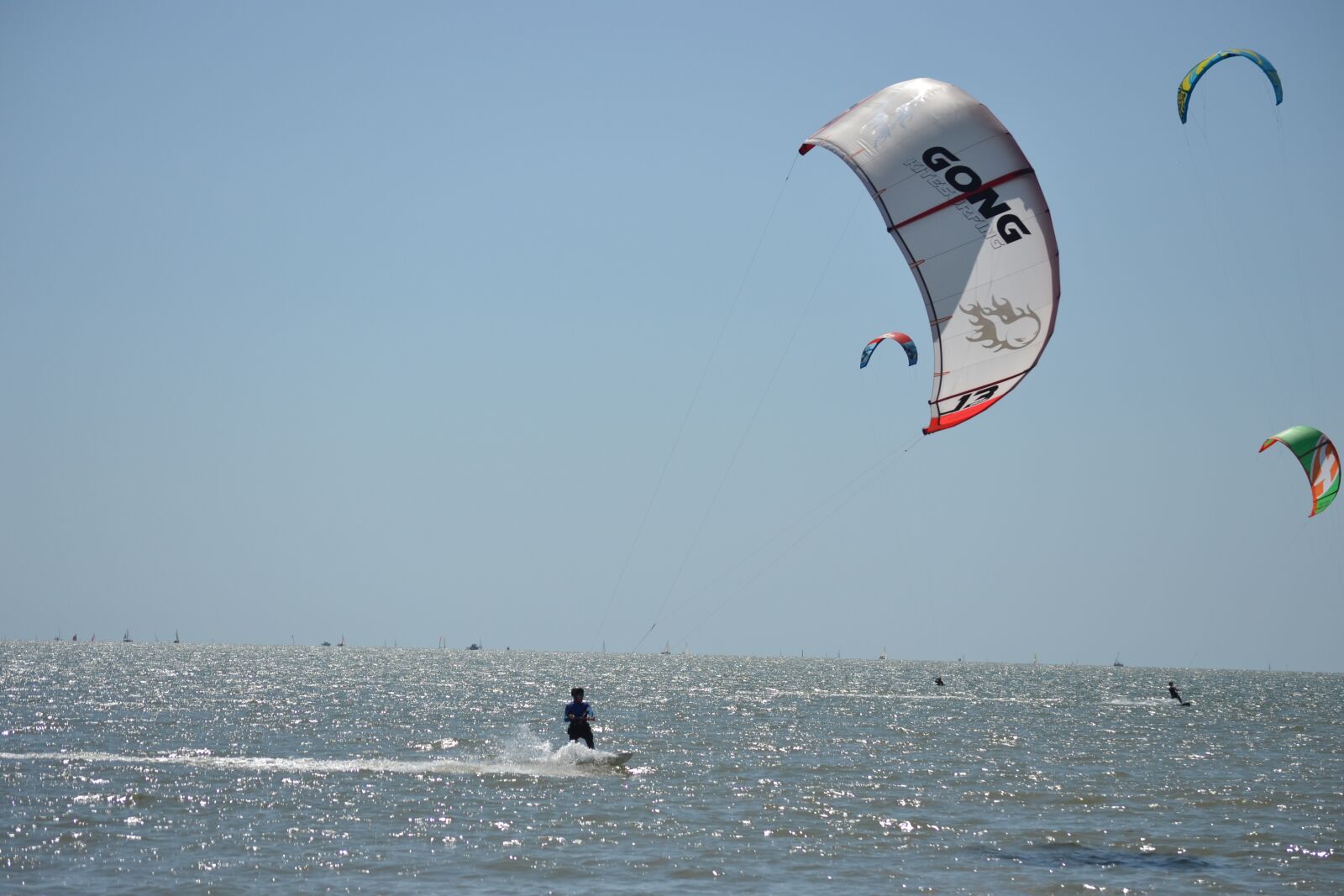 Nikon D3100 sample photo. Kitesurfing, water, sea photography