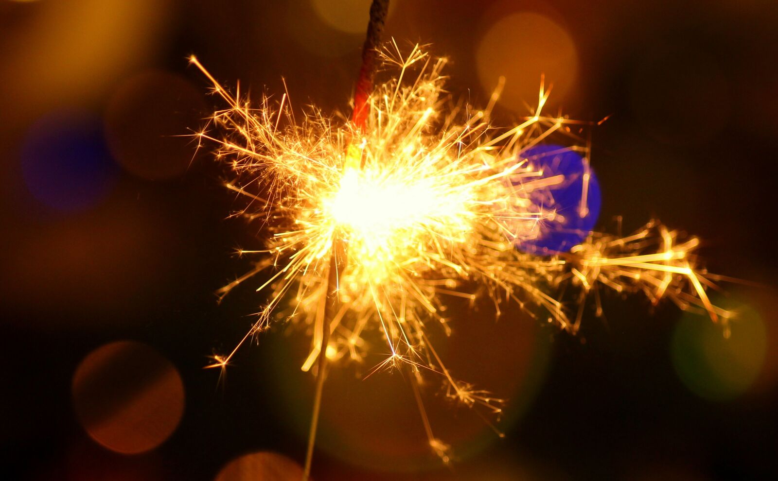Canon EOS 1200D (EOS Rebel T5 / EOS Kiss X70 / EOS Hi) sample photo. Sparks, new year's eve photography