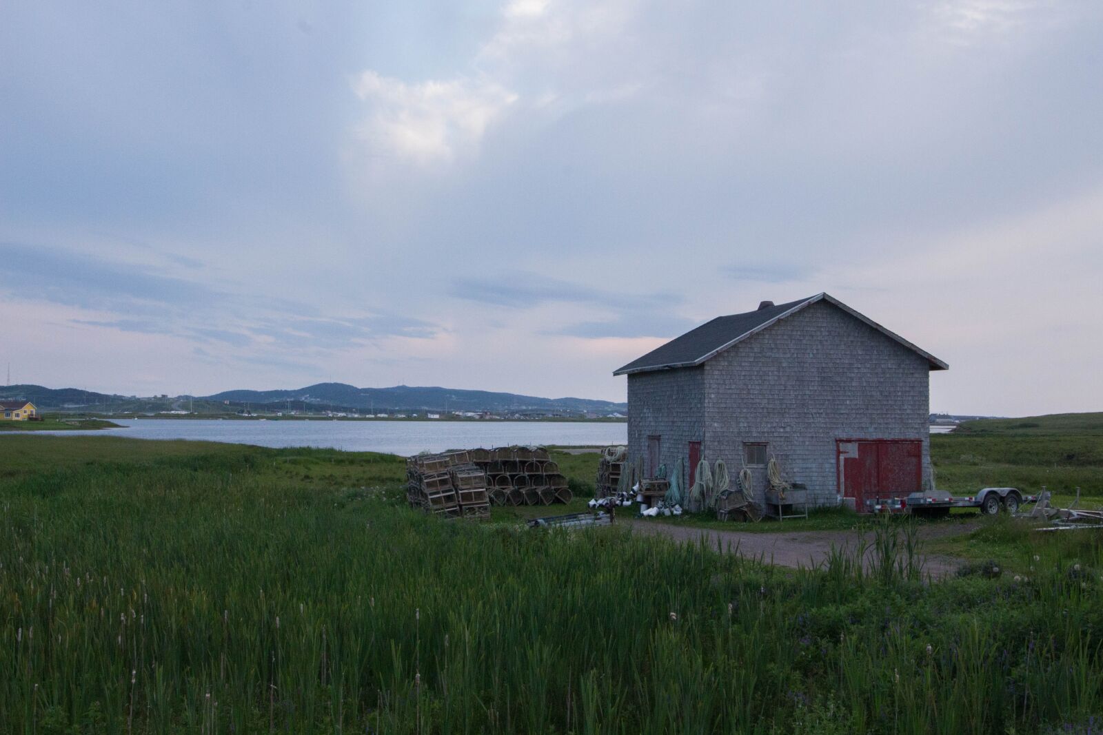 Canon EOS 700D (EOS Rebel T5i / EOS Kiss X7i) sample photo. Iles-de-la-madeleine, house, clouds photography