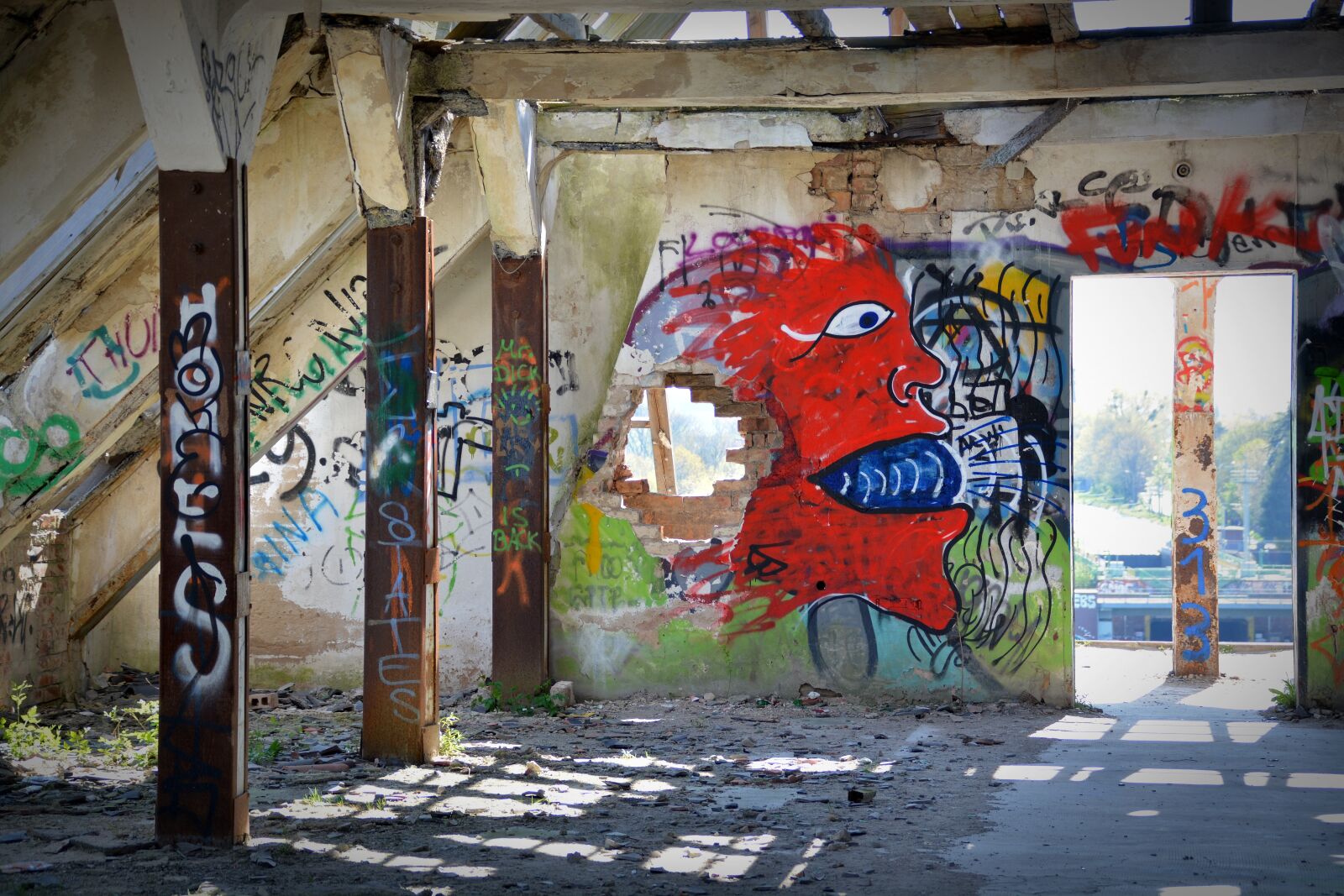 Nikon D5200 sample photo. Lost places, graffiti, ruin photography