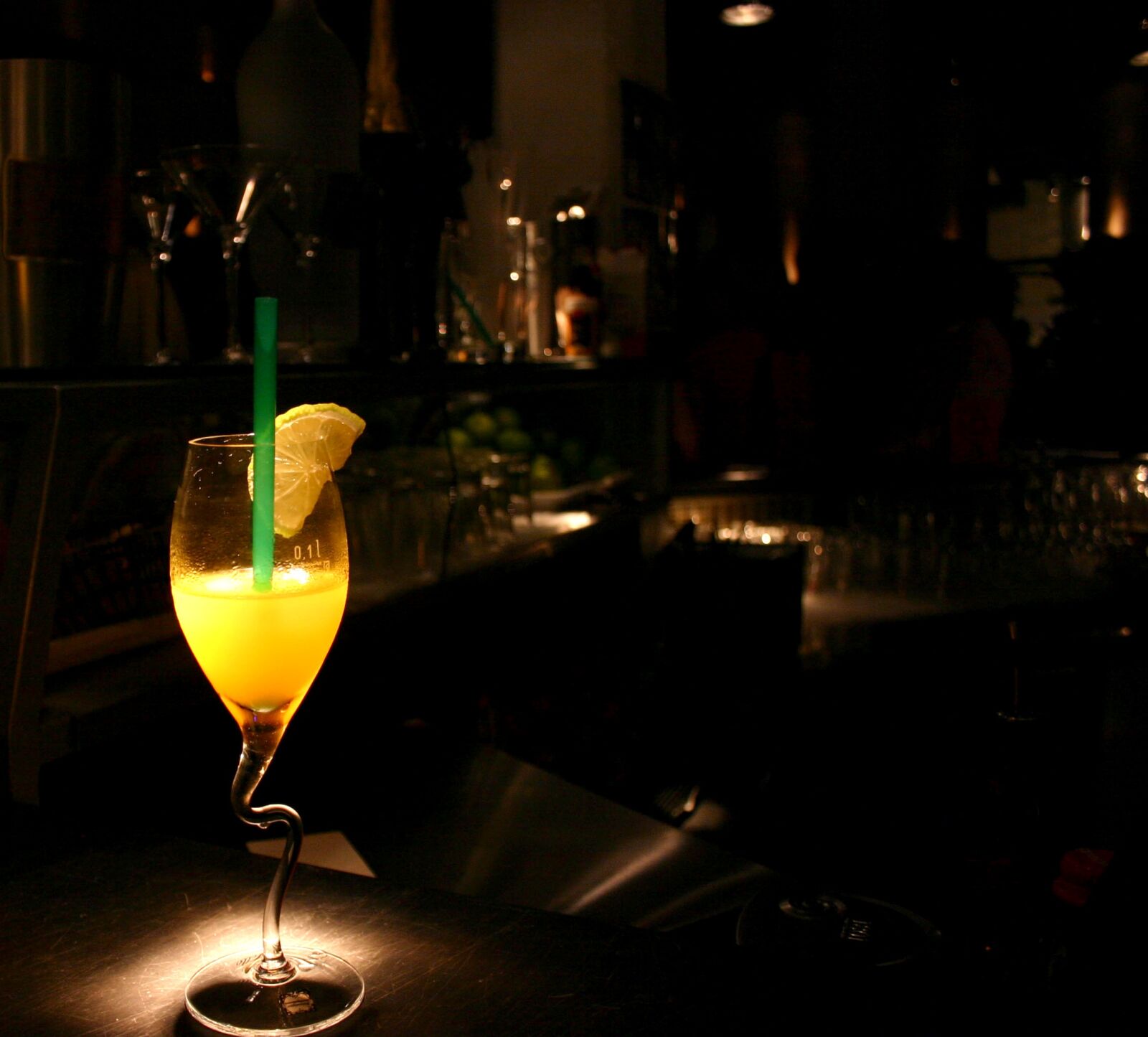 Canon EOS 300D (EOS Digital Rebel / EOS Kiss Digital) sample photo. Drink, bar, pub photography
