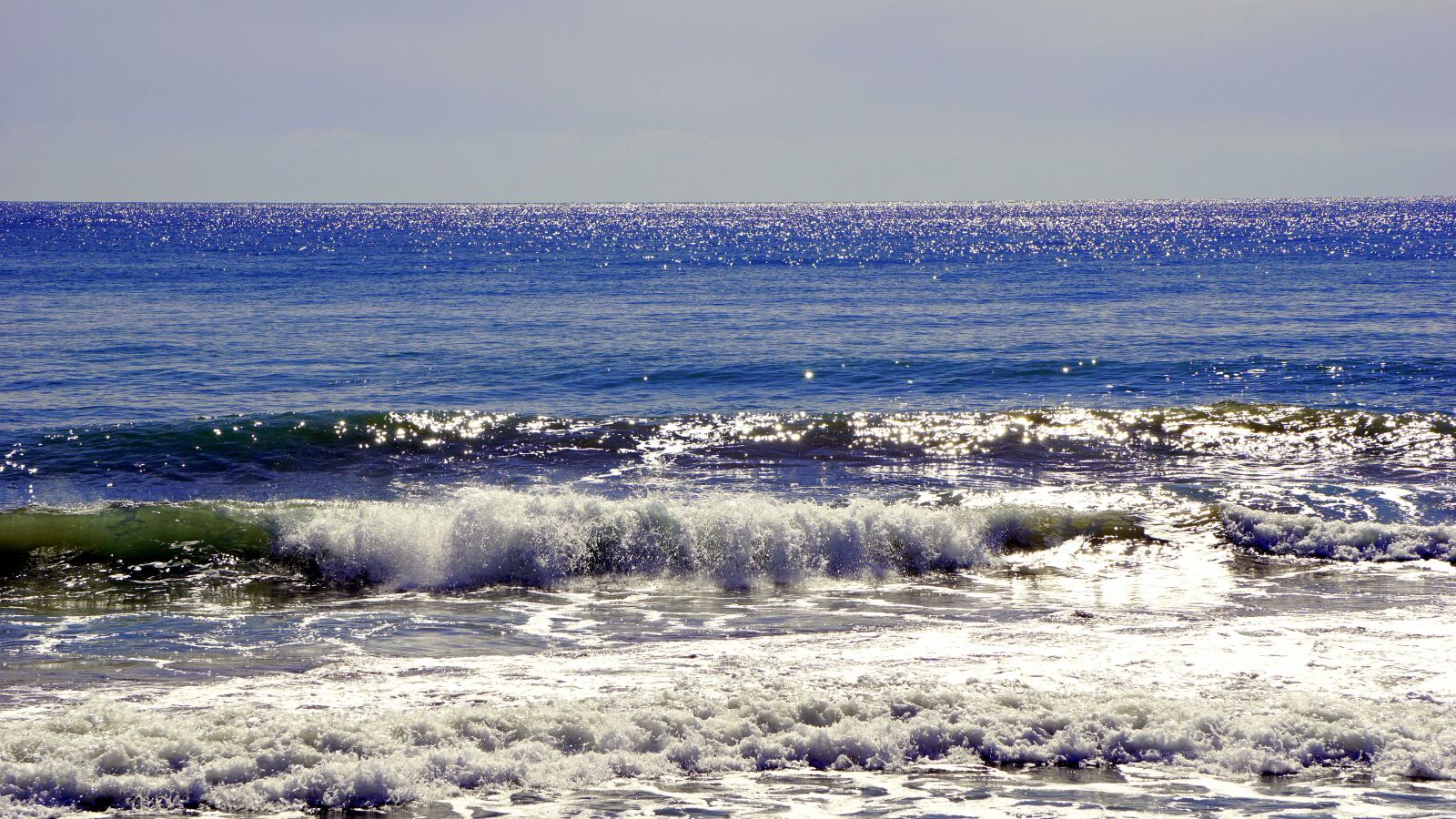 Sony E 55-210mm F4.5-6.3 OSS sample photo. Waves, sea, water photography