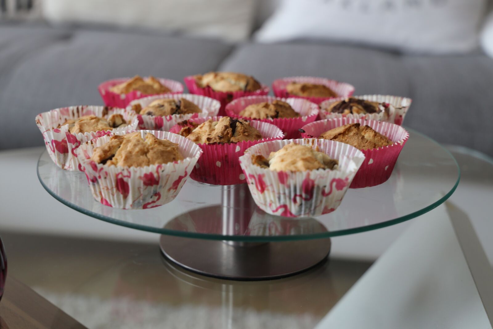 Canon EF 24-105mm F3.5-5.6 IS STM sample photo. Muffins, cupcakes, cupcake photography