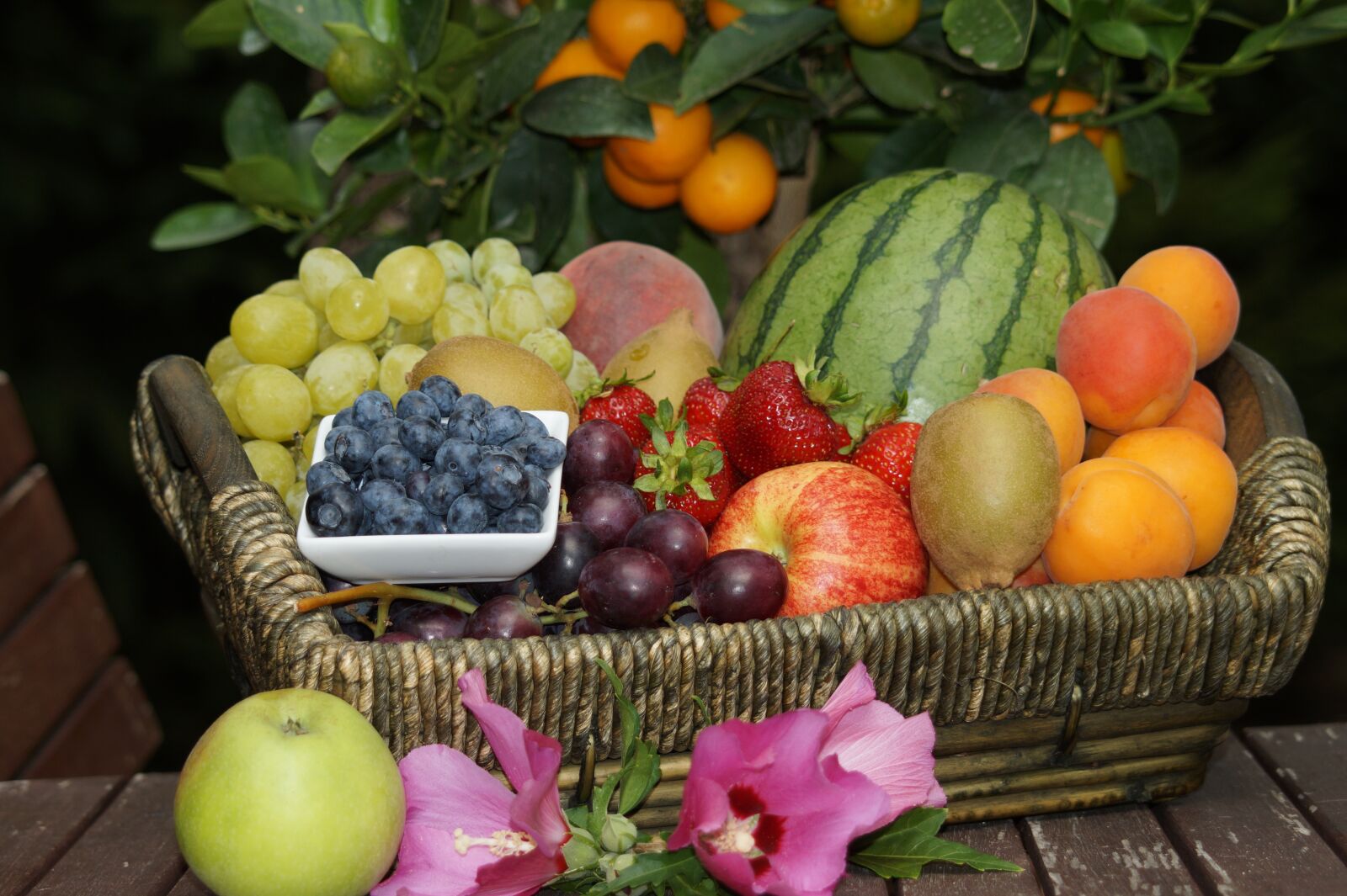 Sony SLT-A58 sample photo. Fruit, fruit basket, fruits photography