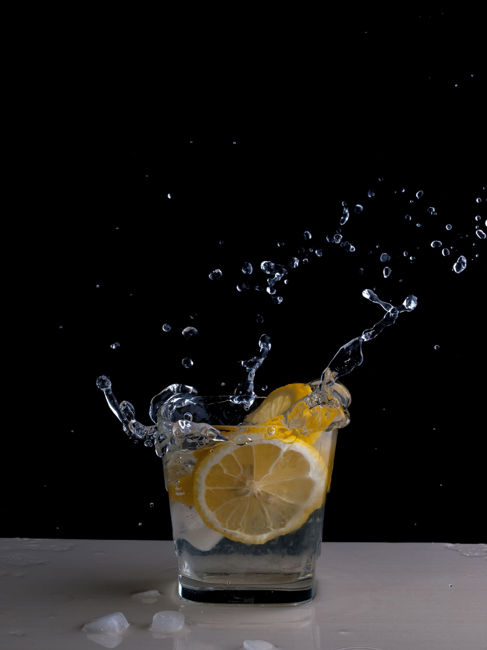 Olympus E-3 sample photo. Lemon, lemonade, splash photography
