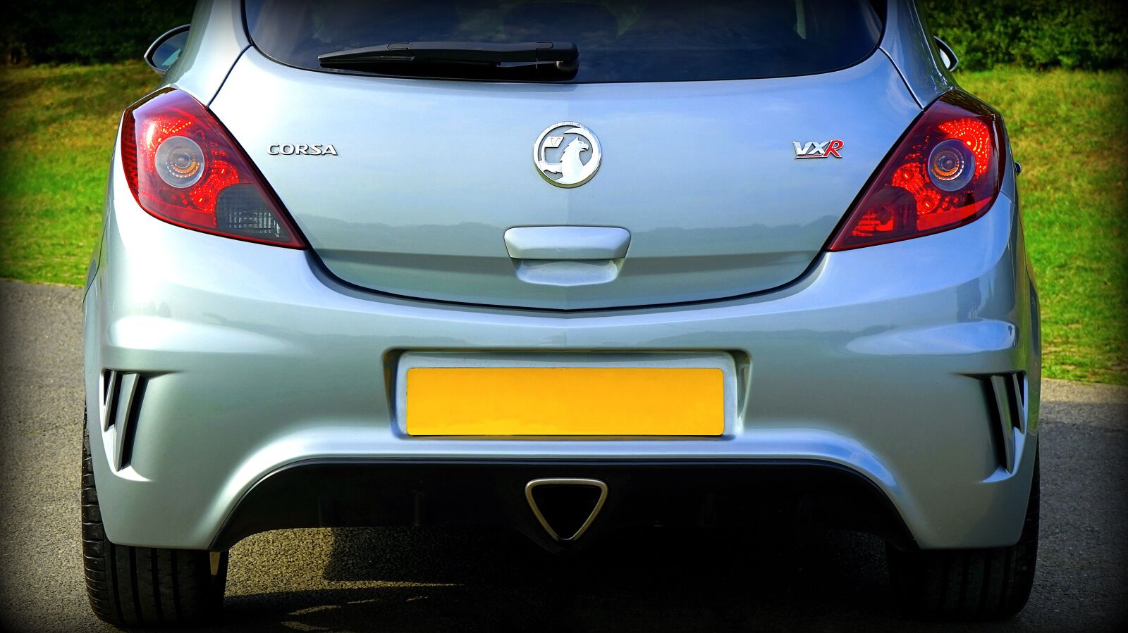 Sony a7 + Sony FE 28-70mm F3.5-5.6 OSS sample photo. Vauxhall, corsa, car photography