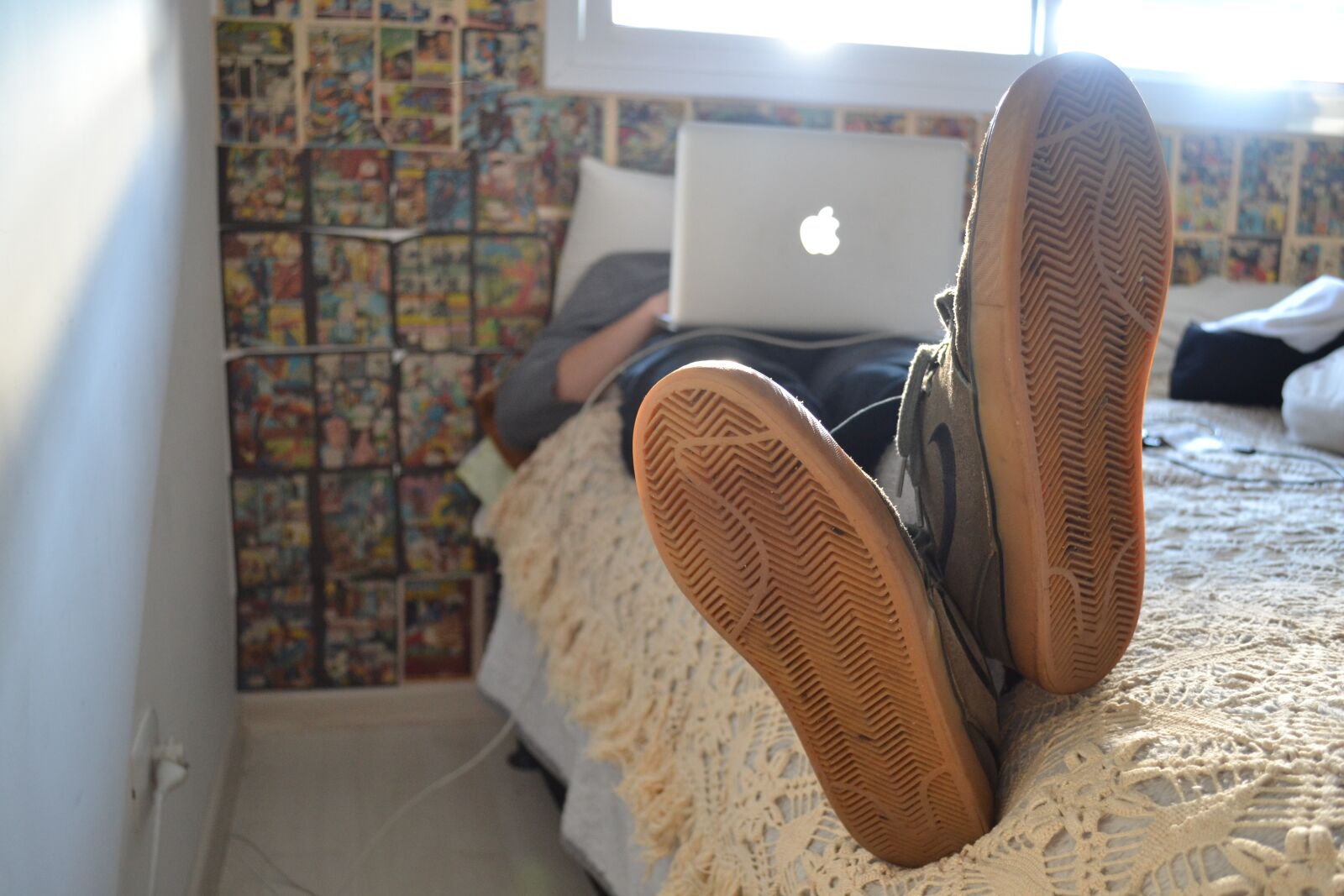 Nikon D3100 sample photo. Bad, notebook, apple photography