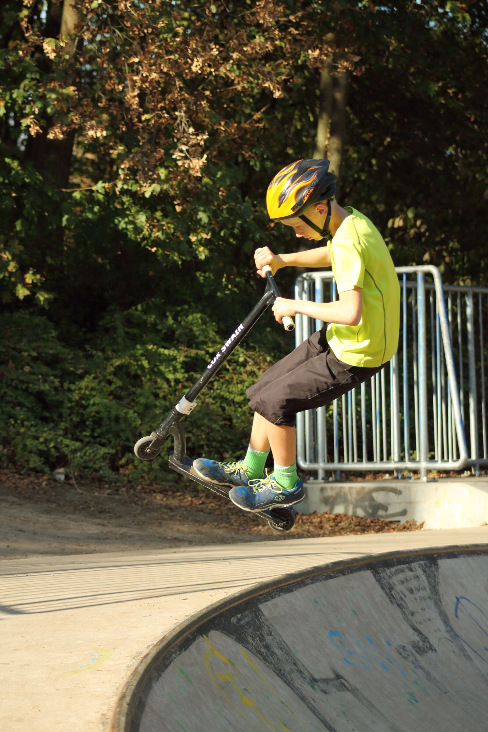 Canon EOS 1100D (EOS Rebel T3 / EOS Kiss X50) sample photo. Skate park, inline skates photography