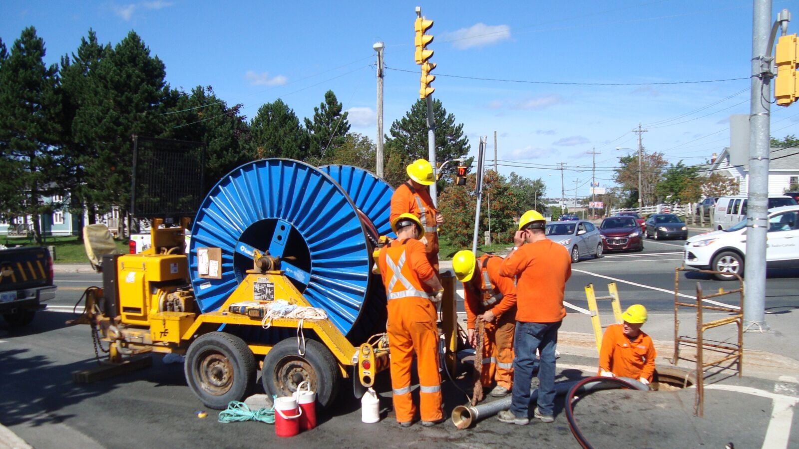 Sony Cyber-shot DSC-W120 sample photo. Construction, workers, manhole photography