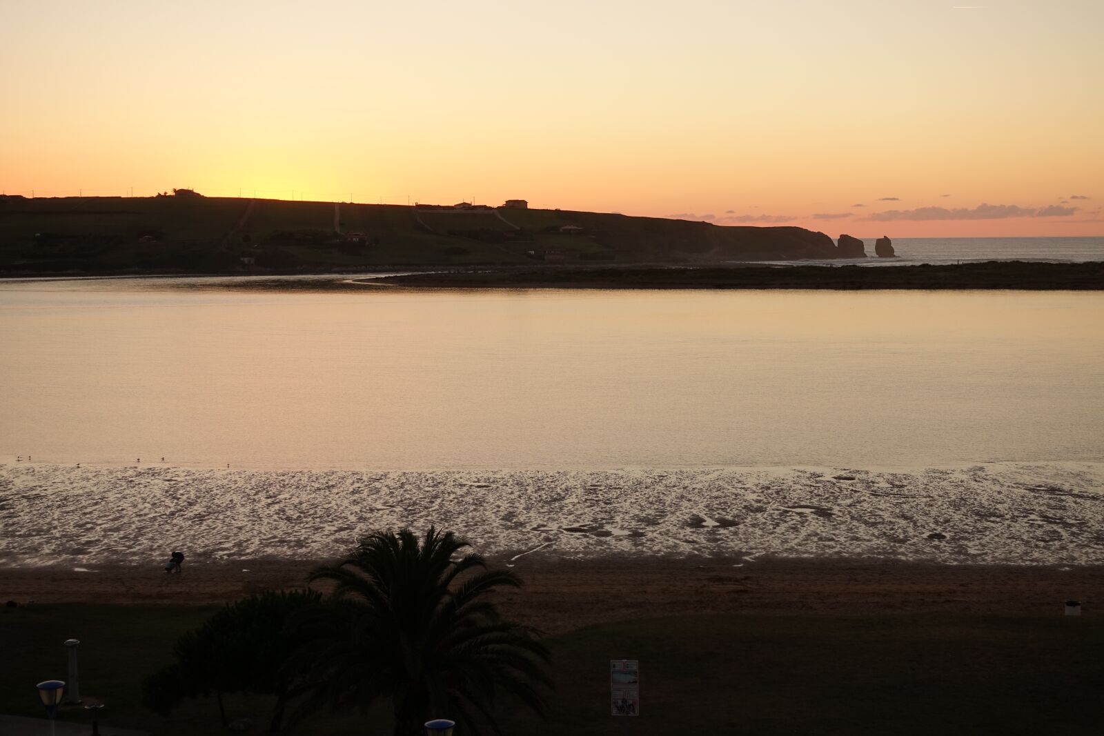 Sony Cyber-shot DSC-RX100 IV sample photo. Beach, sunset, landscape photography