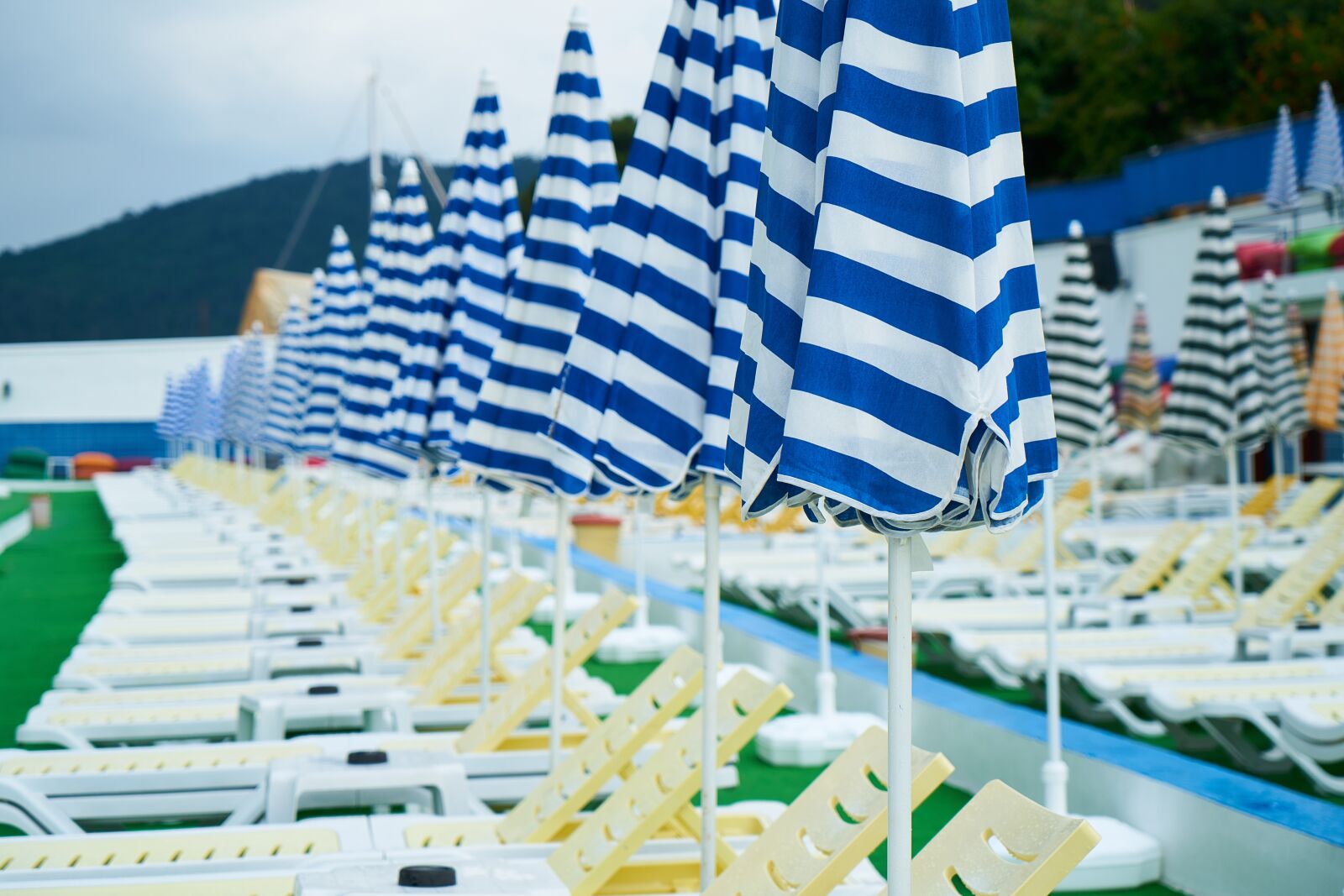 Sony a7R II + Sony Vario Tessar T* FE 24-70mm F4 ZA OSS sample photo. Sunbeds, holiday, summer photography