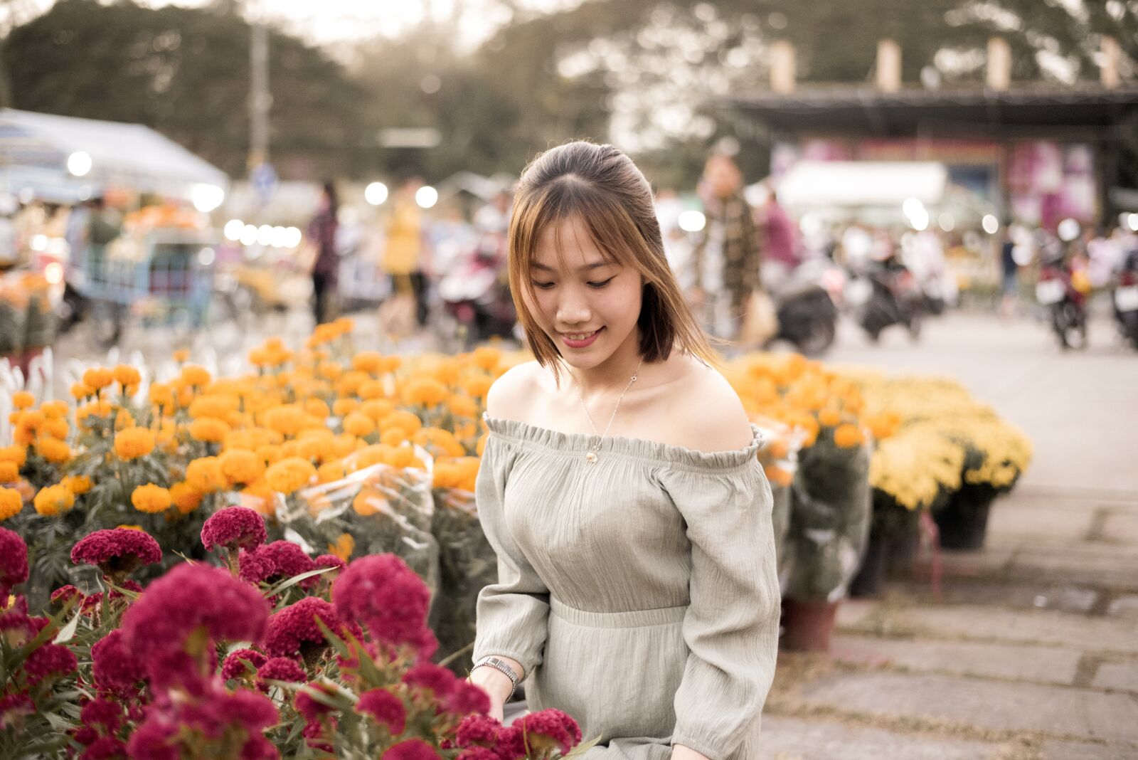 Nikon D750 sample photo. Beautiful girl, flower, spring photography