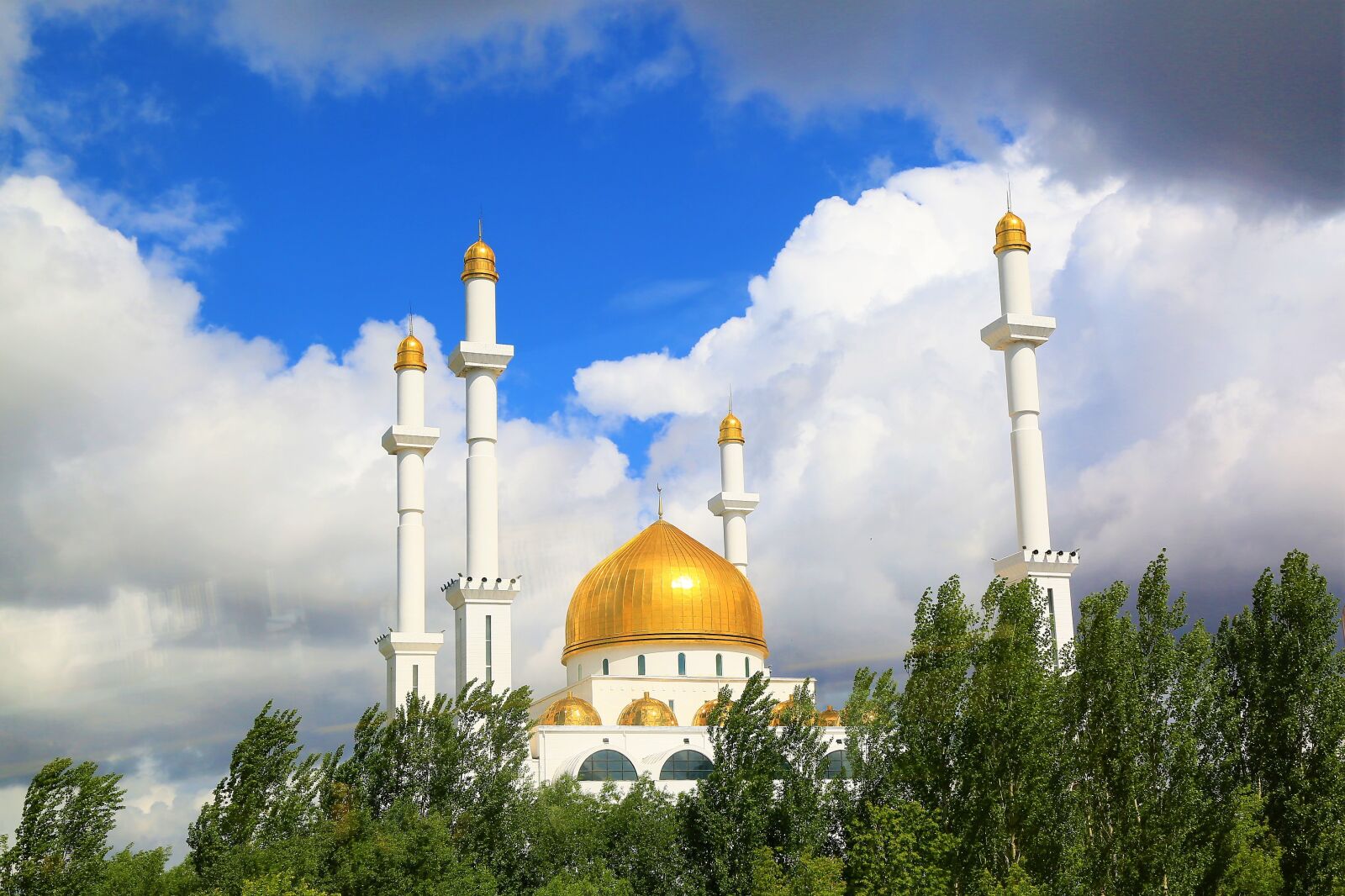 Canon EF 24-105mm F4L IS USM sample photo. Cami, minaret, dome photography