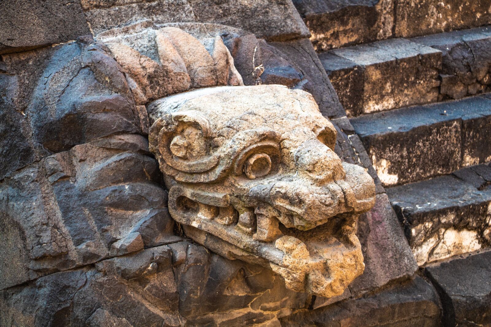 Canon EOS 1300D (EOS Rebel T6 / EOS Kiss X80) + Canon EF-S 18-135mm F3.5-5.6 IS STM sample photo. Teotihuacan, mexico, aztec photography
