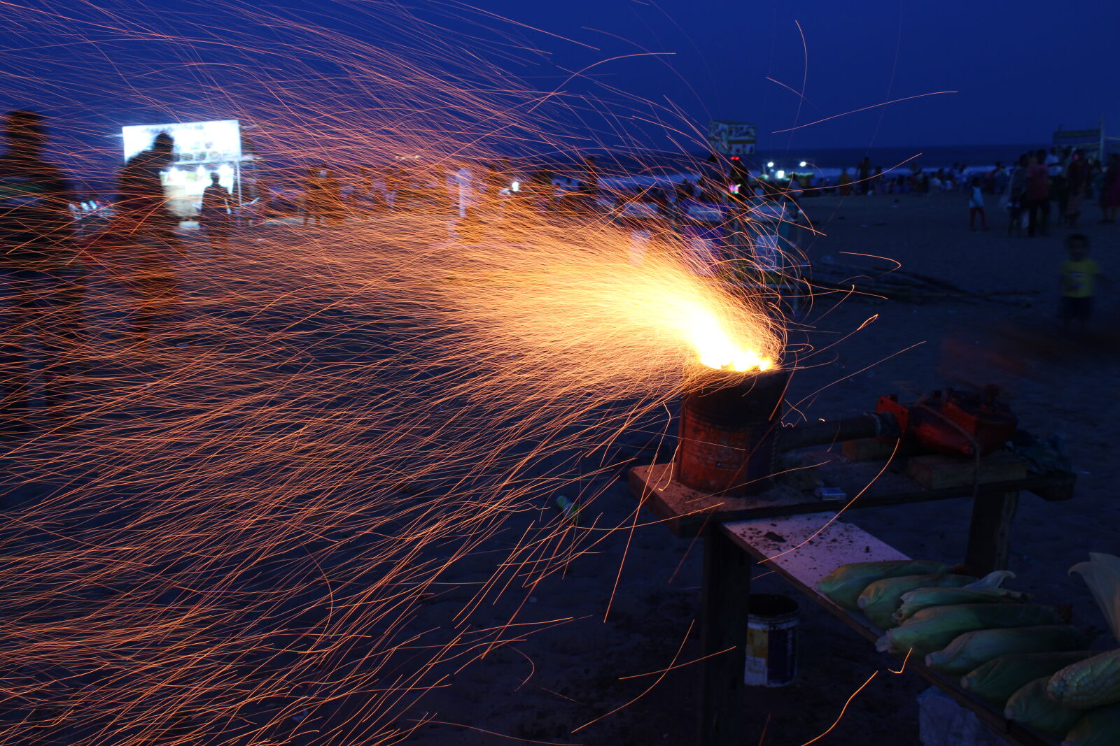 Canon EOS 700D (EOS Rebel T5i / EOS Kiss X7i) sample photo. Corn, flame photography