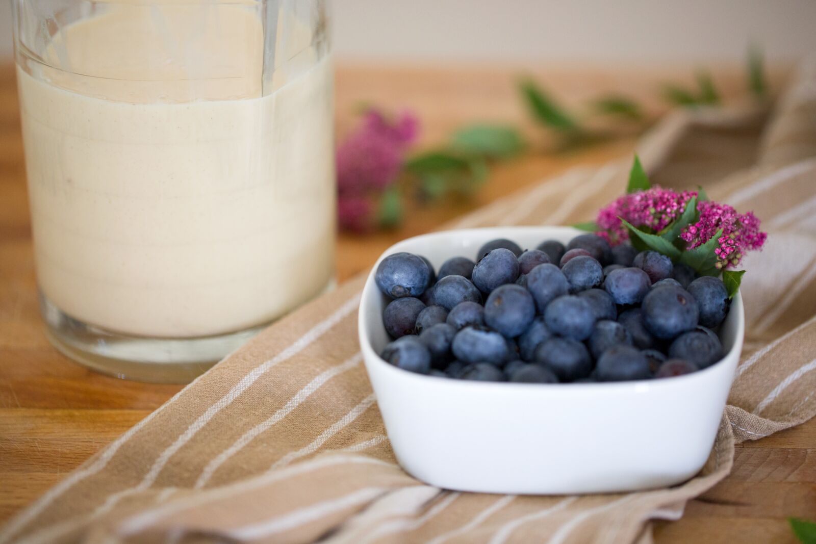 Canon EF 100mm F2.8L Macro IS USM sample photo. Berries, blueberries, fruits photography