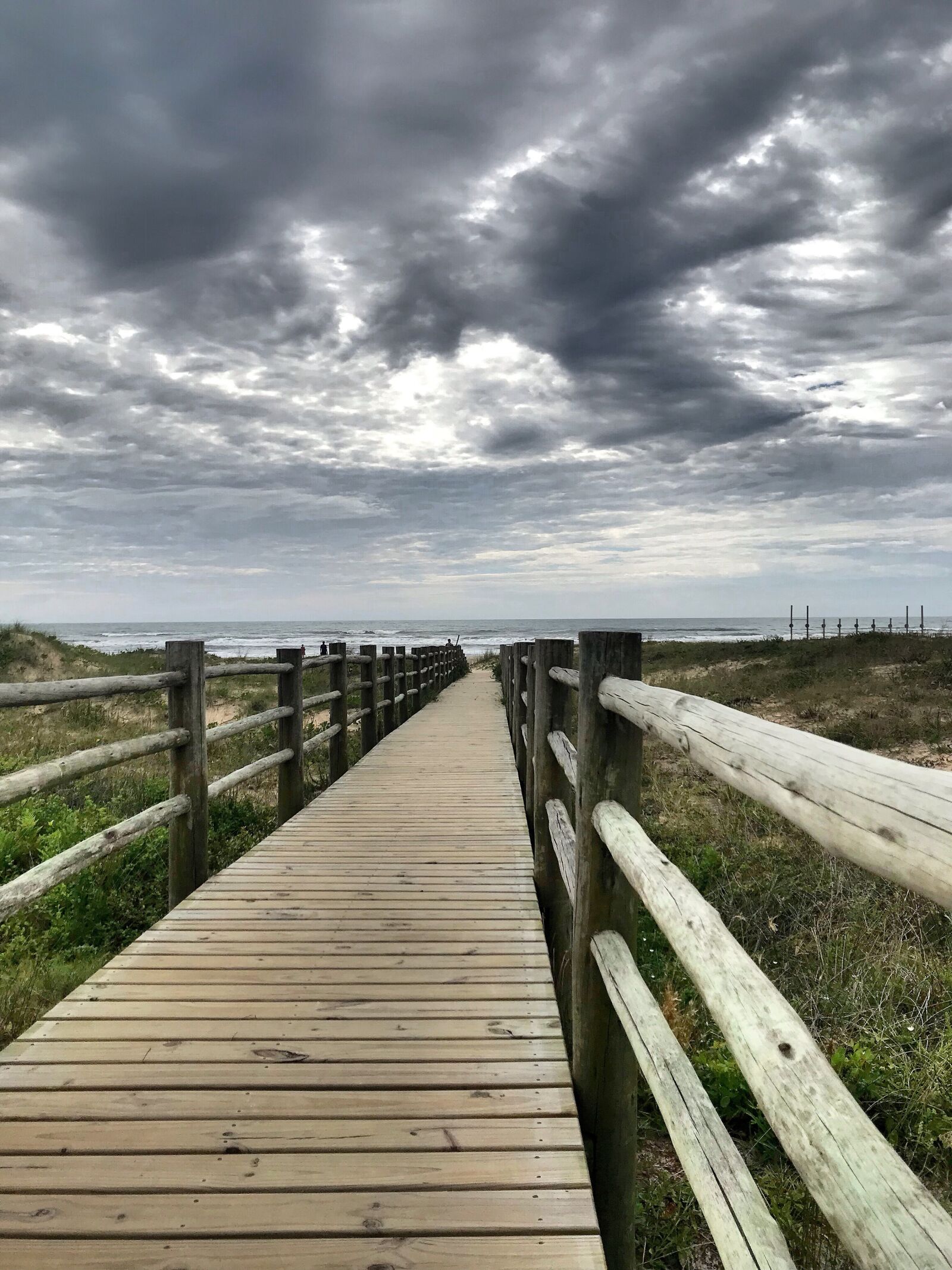 iPhone 7 back camera 3.99mm f/1.8 sample photo. Clouds, way, beach photography