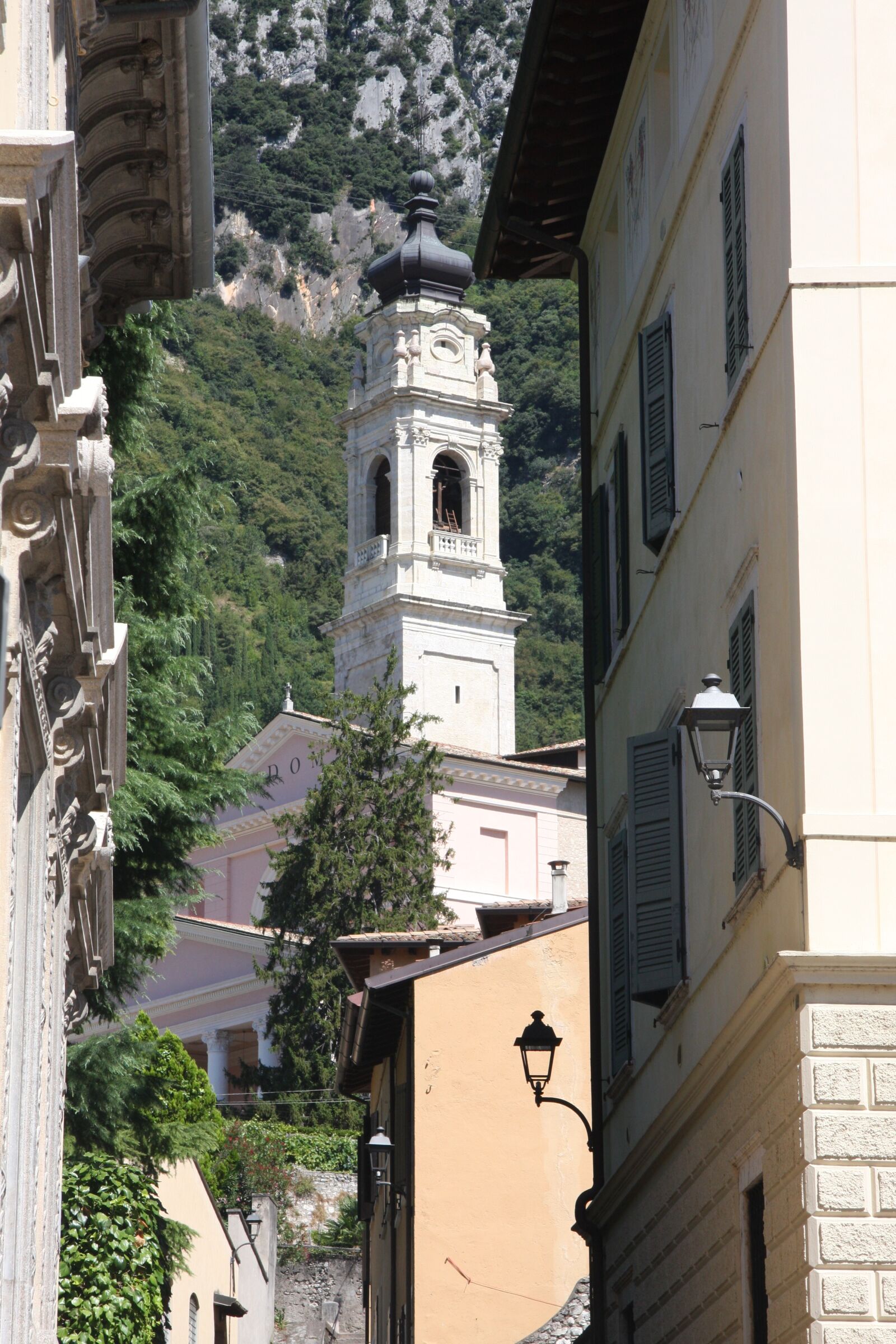 Canon EOS 40D sample photo. Church, village, lake garda photography