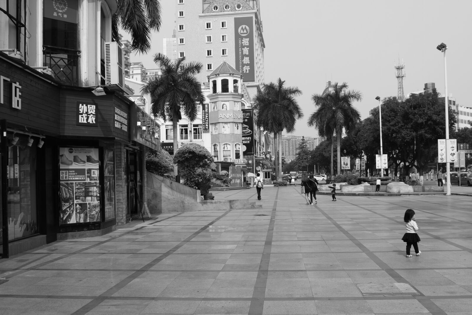 Canon EOS 7D + Canon EF 24-105mm F4L IS USM sample photo. Street, humanities, city photography