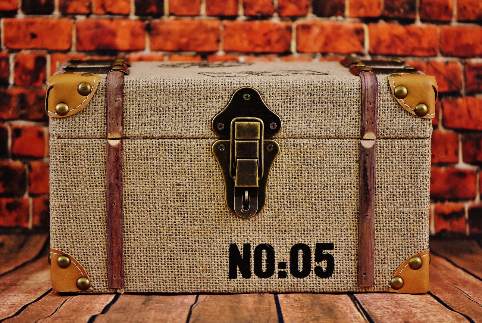 Nikon D7200 sample photo. Chest, closure, fitting photography