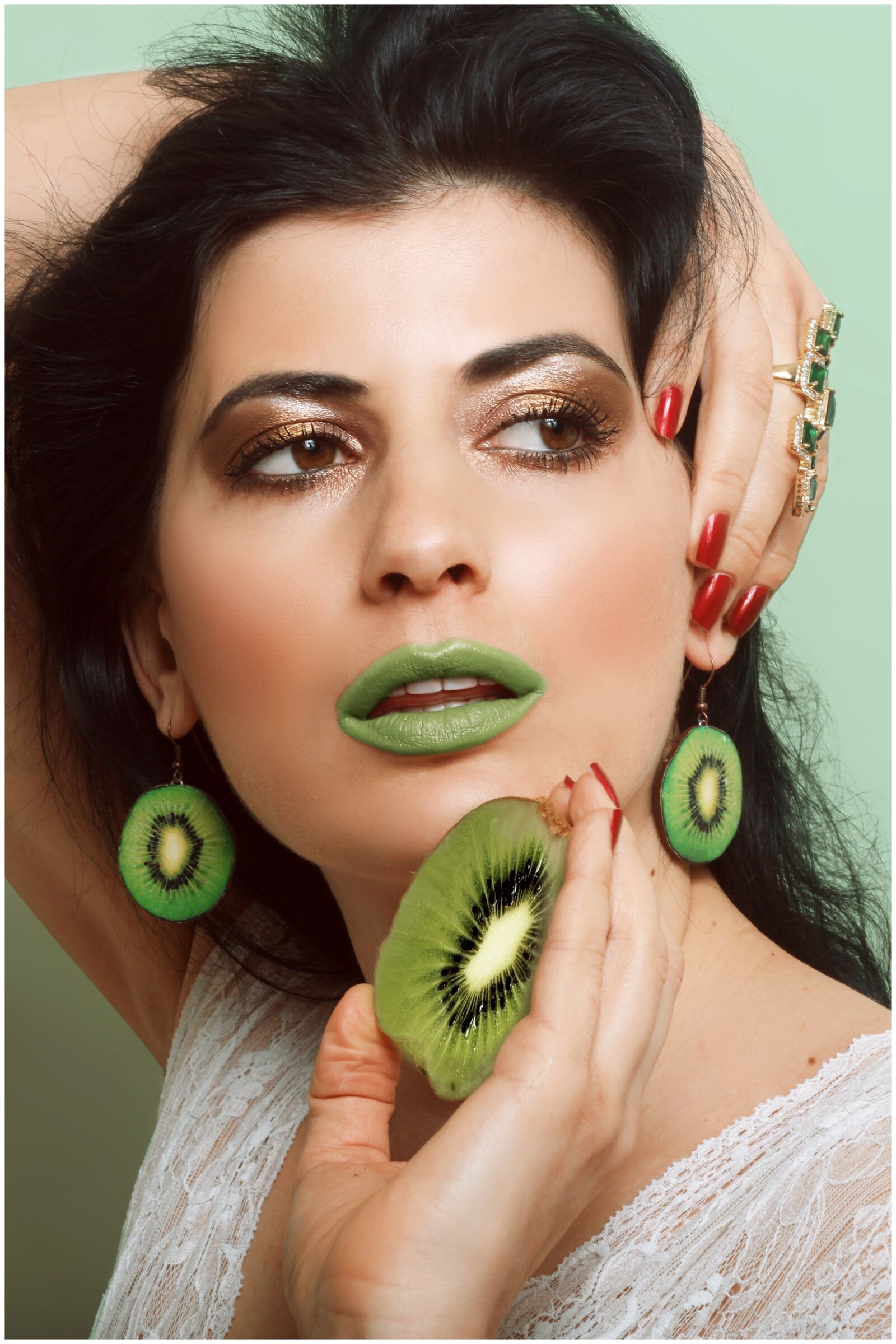 Canon EOS 5D Mark II sample photo. Kiwi, face, fruit photography