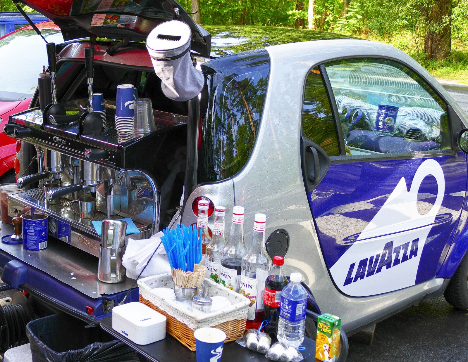 Panasonic Lumix DMC-FZ1000 sample photo. Coffee mobile, coffee machine photography