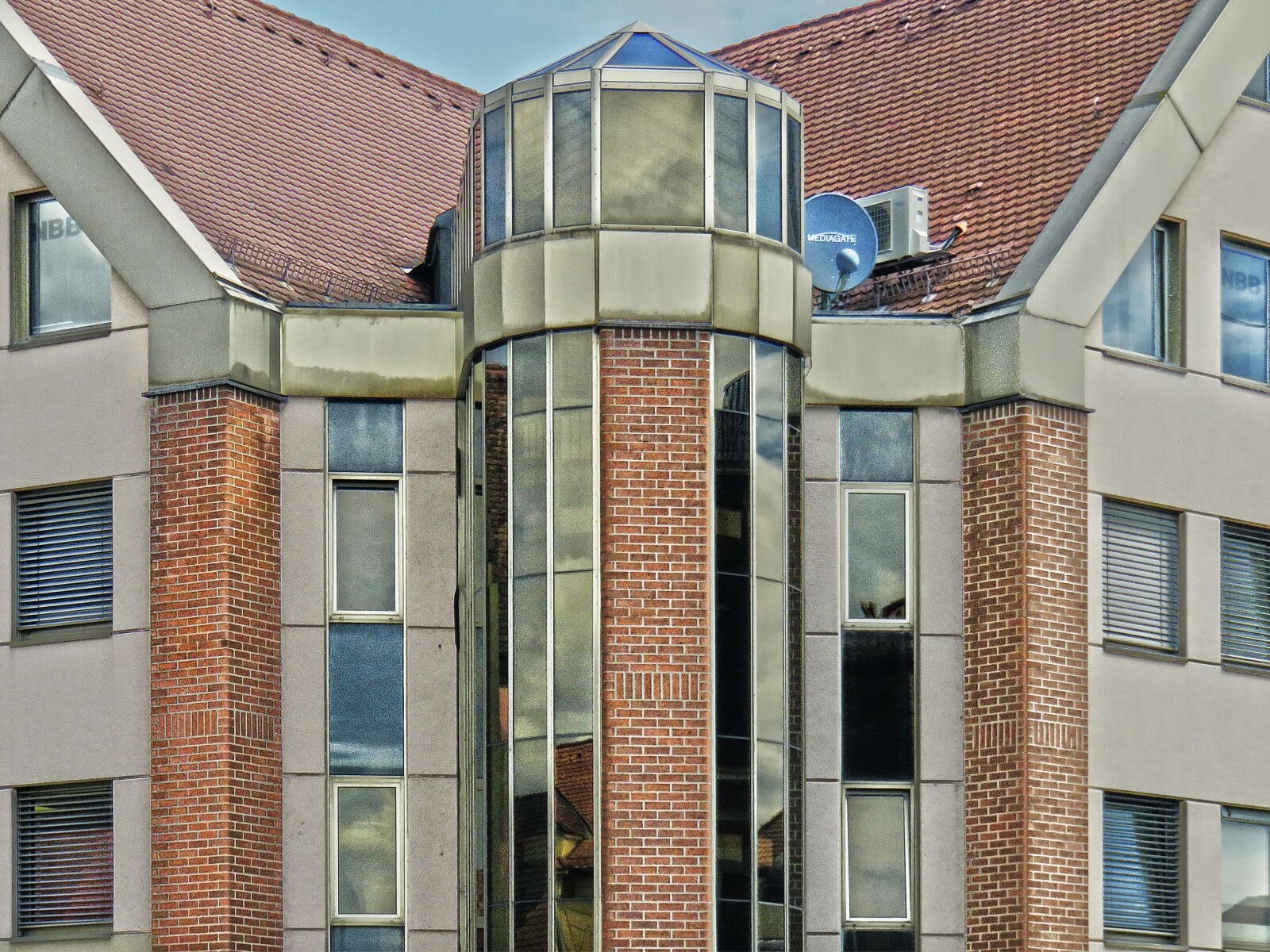 Canon PowerShot SX710 HS sample photo. Architecture, house, window photography