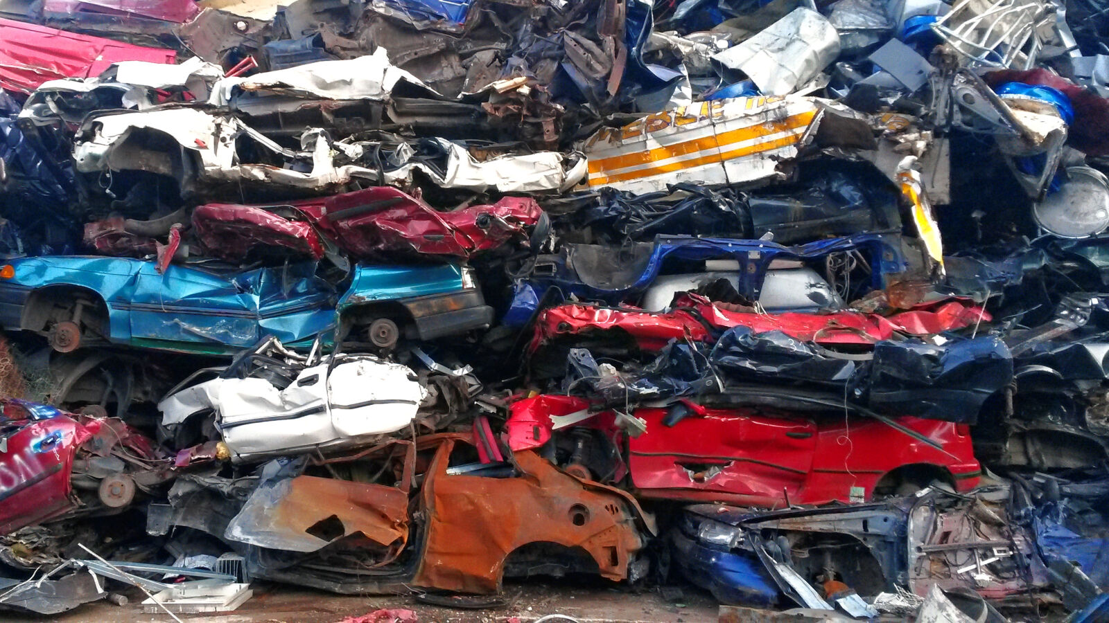 Samsung Galaxy S4 Mini sample photo. Car, scrap, heap photography