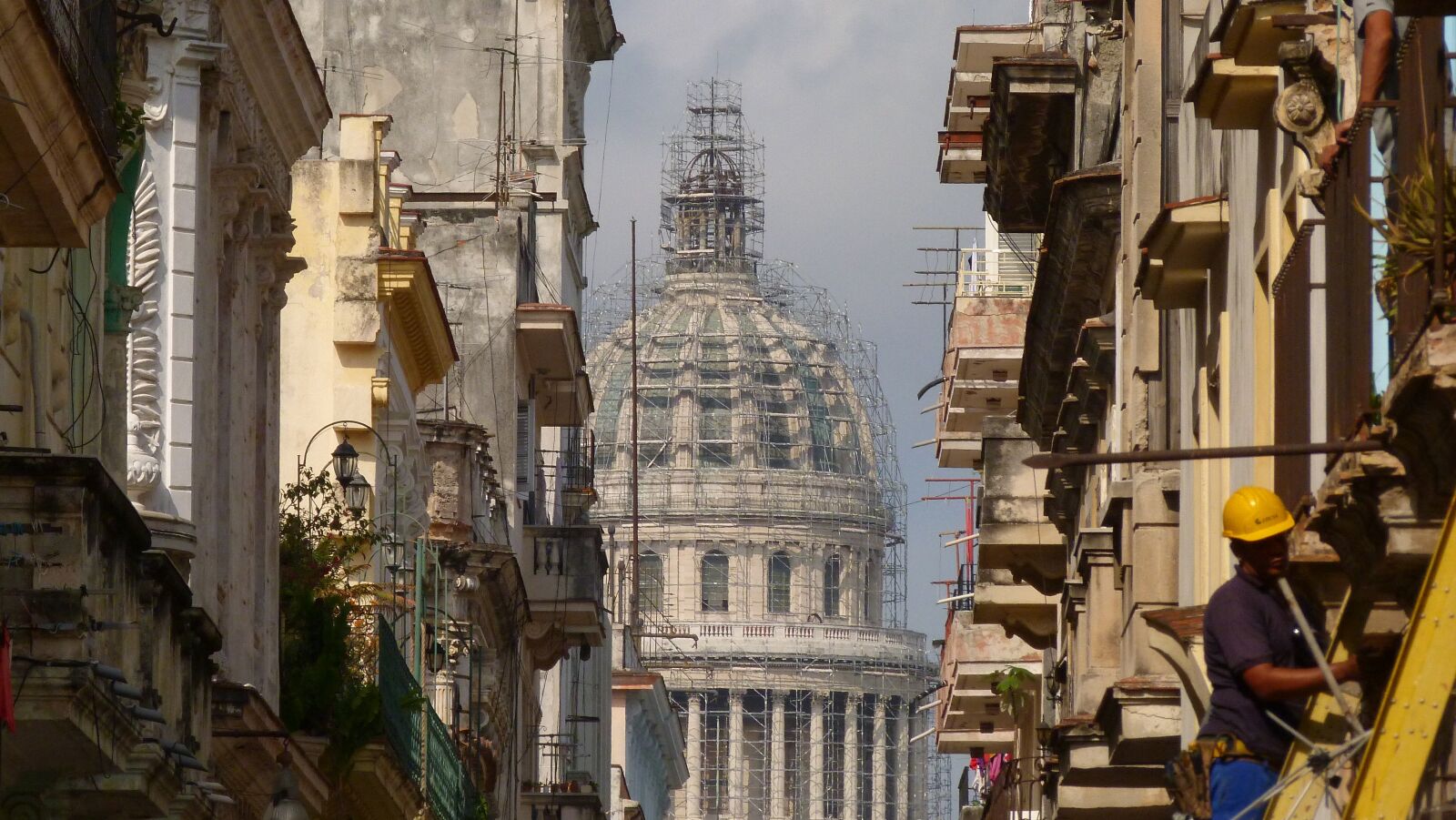 Panasonic Lumix DMC-FZ40 (Lumix DMC-FZ45) sample photo. Cuba, havana, facade photography