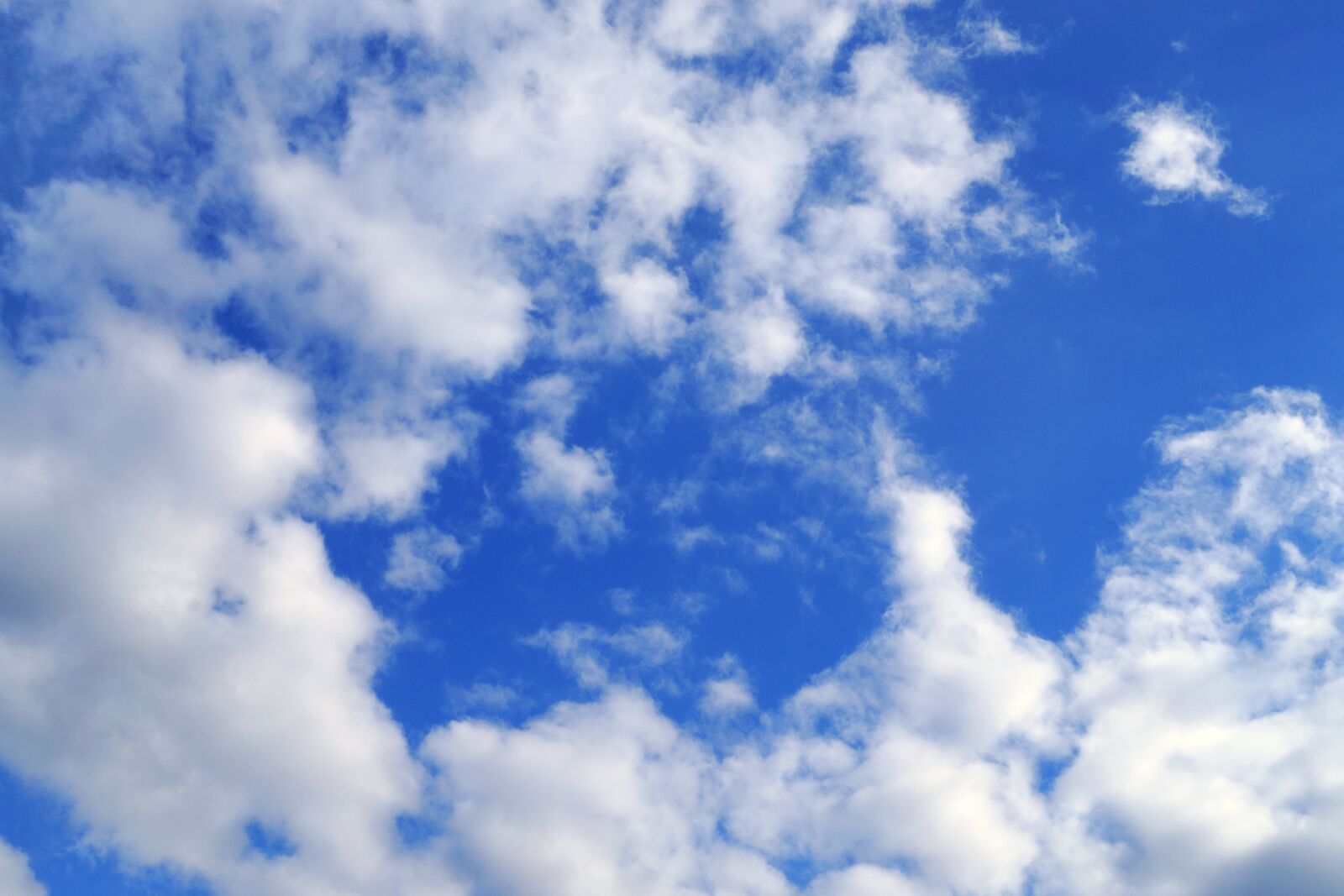 Sony SLT-A58 sample photo. Clouds, sky, blue photography