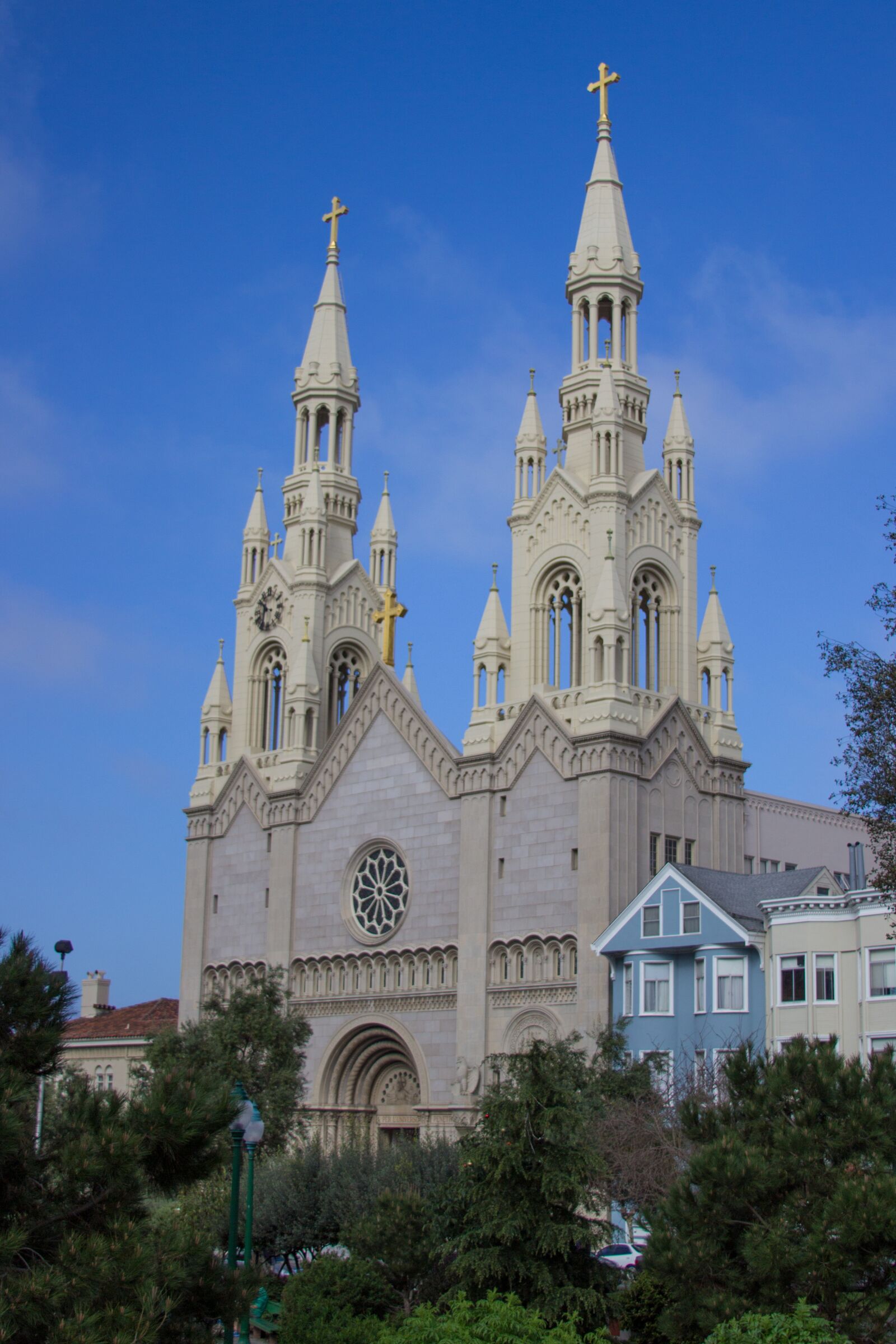 Canon EF 28-135mm F3.5-5.6 IS USM sample photo. Church, architecture, building photography