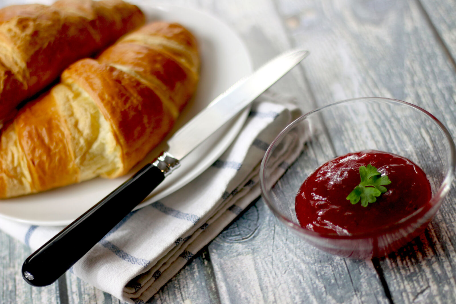 Canon EOS 70D + Canon EF 50mm F1.8 II sample photo. Breakfast, croissant, food, jam photography