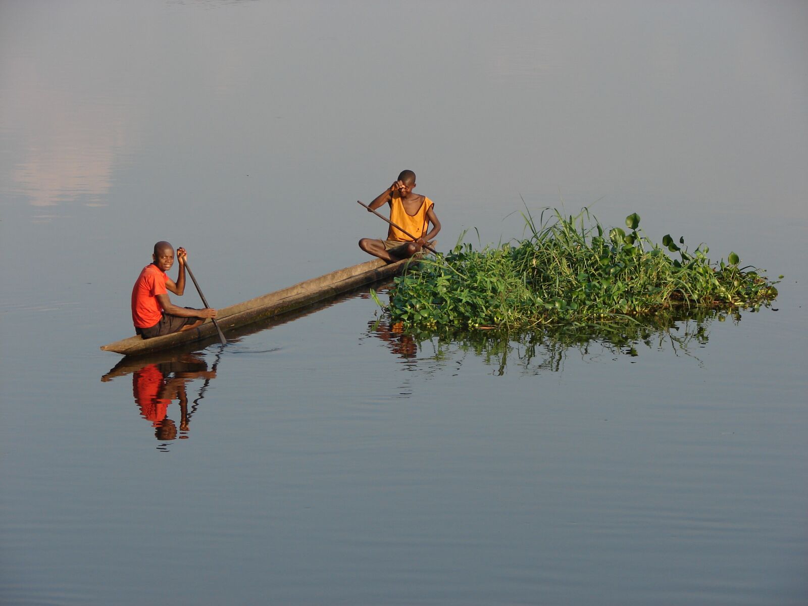 Sony DSC-H2 sample photo. Of the congo, fisherman photography