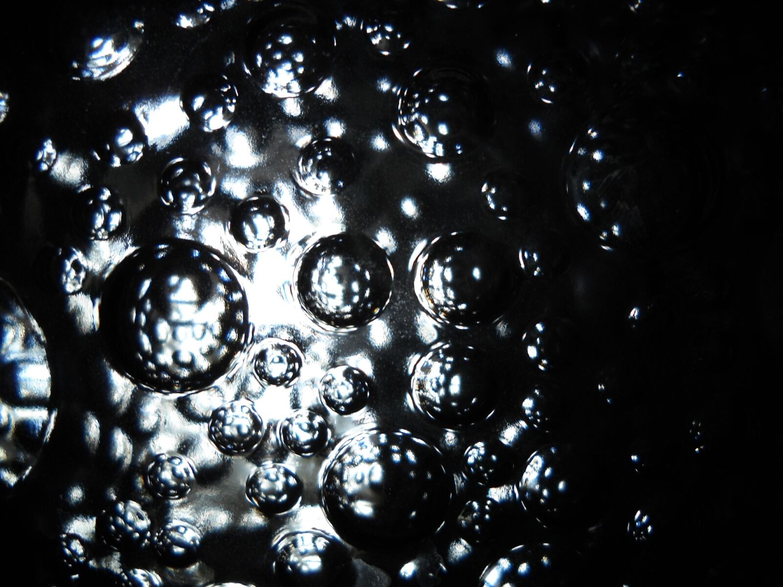 Nikon Coolpix L20 sample photo. Bubbles, space, spheres photography