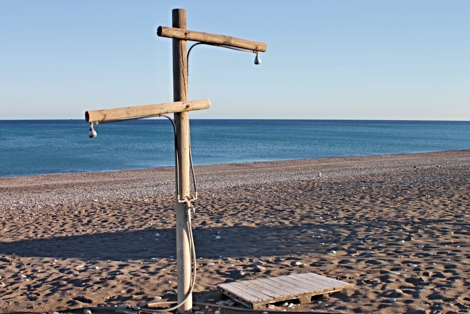 Canon EF 28-80mm f/3.5-5.6 sample photo. Shower, beach shower, swim photography