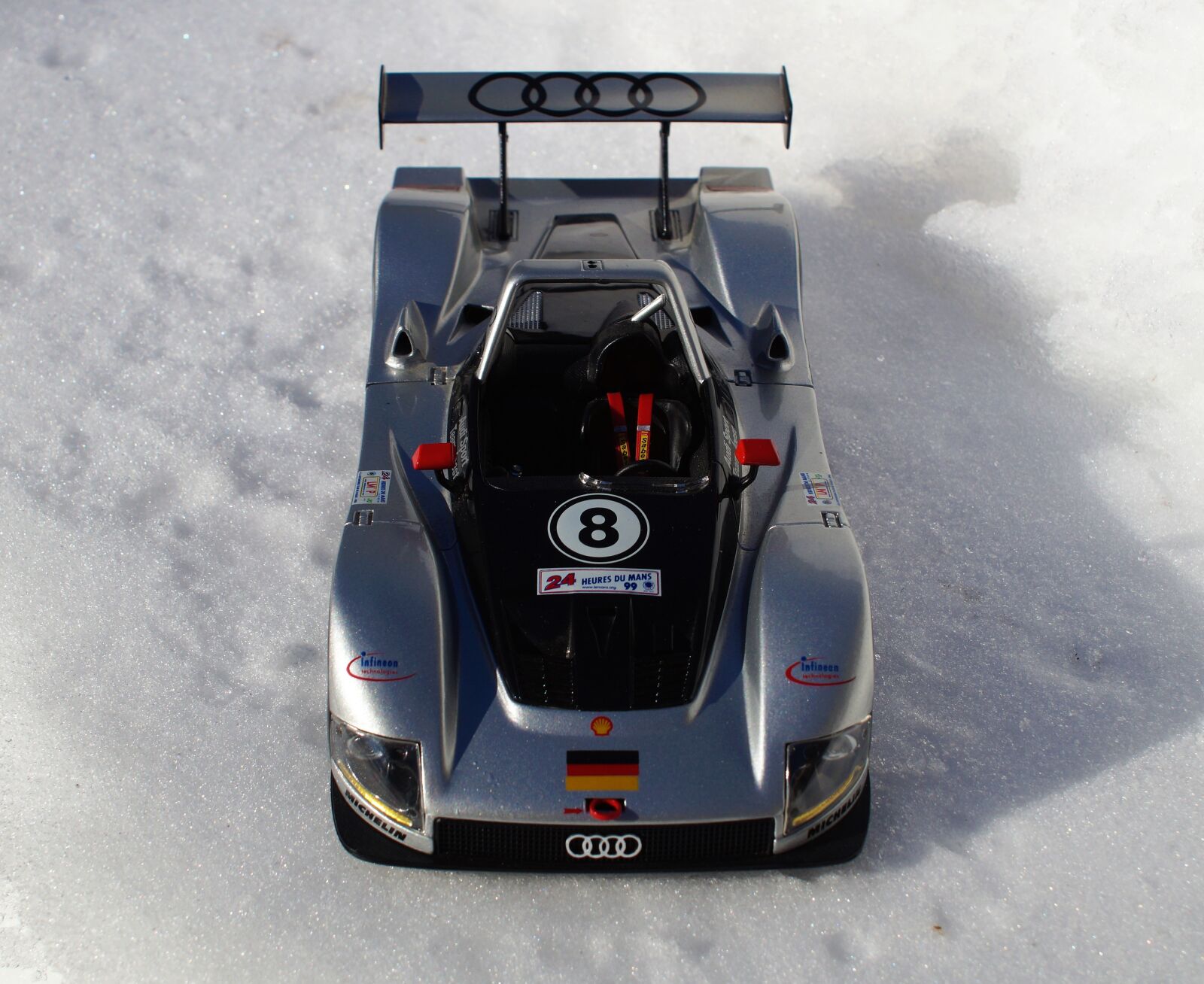Sony DT 18-70mm F3.5-5.6 sample photo. Model car, audi, r8r photography
