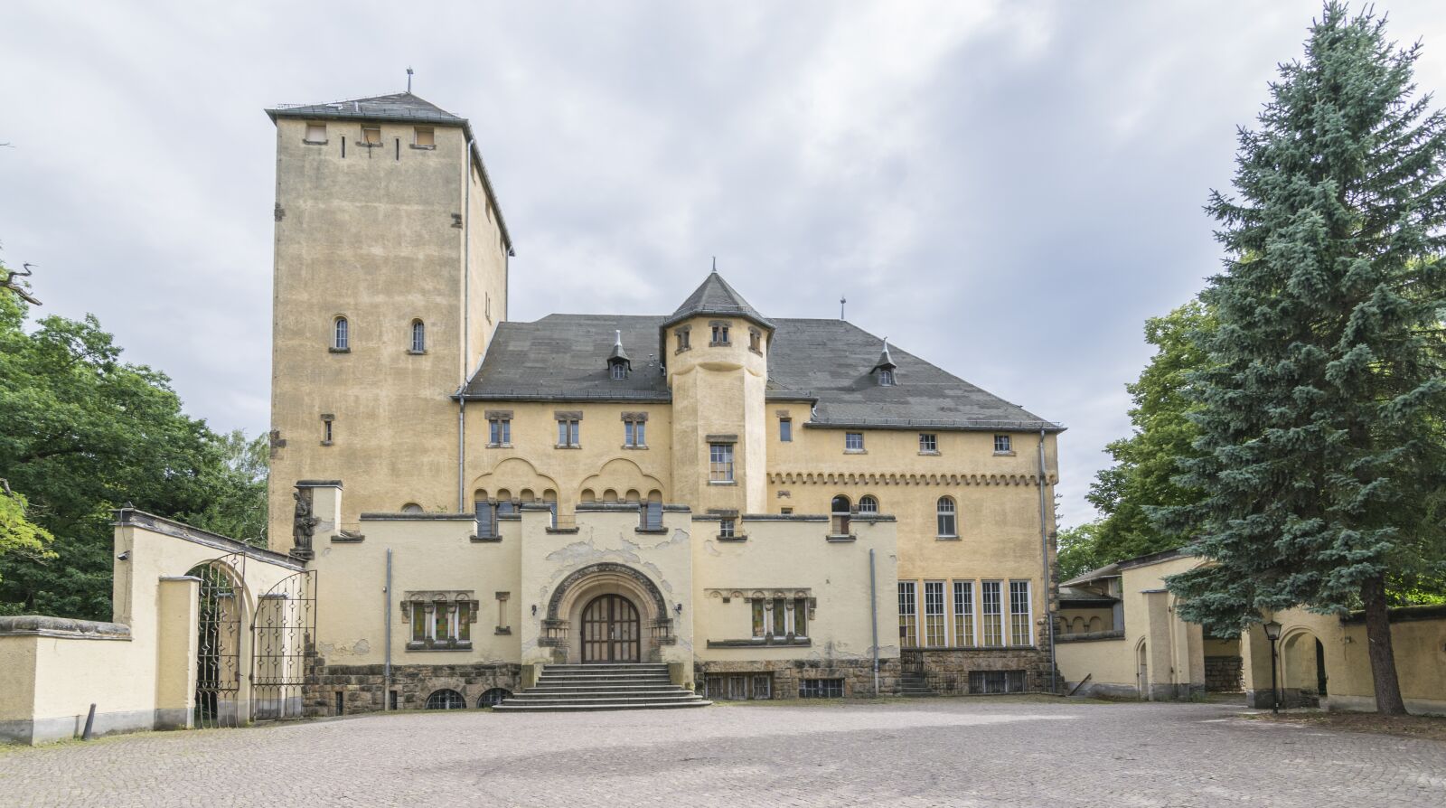 Nikon D5300 sample photo. Architecture, old, house photography