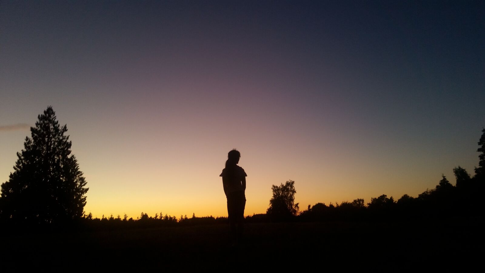 Samsung Galaxy S5 sample photo. Girl, dark, tree photography