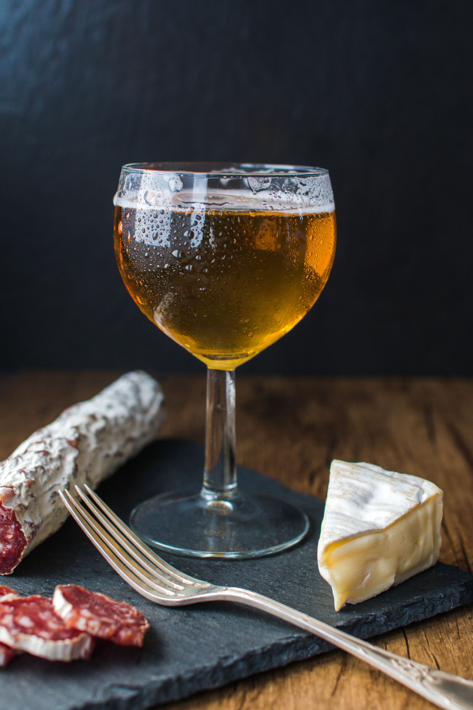 30mm F1.4 DC HSM | Art 013 sample photo. Beer, french cheese, sausage photography