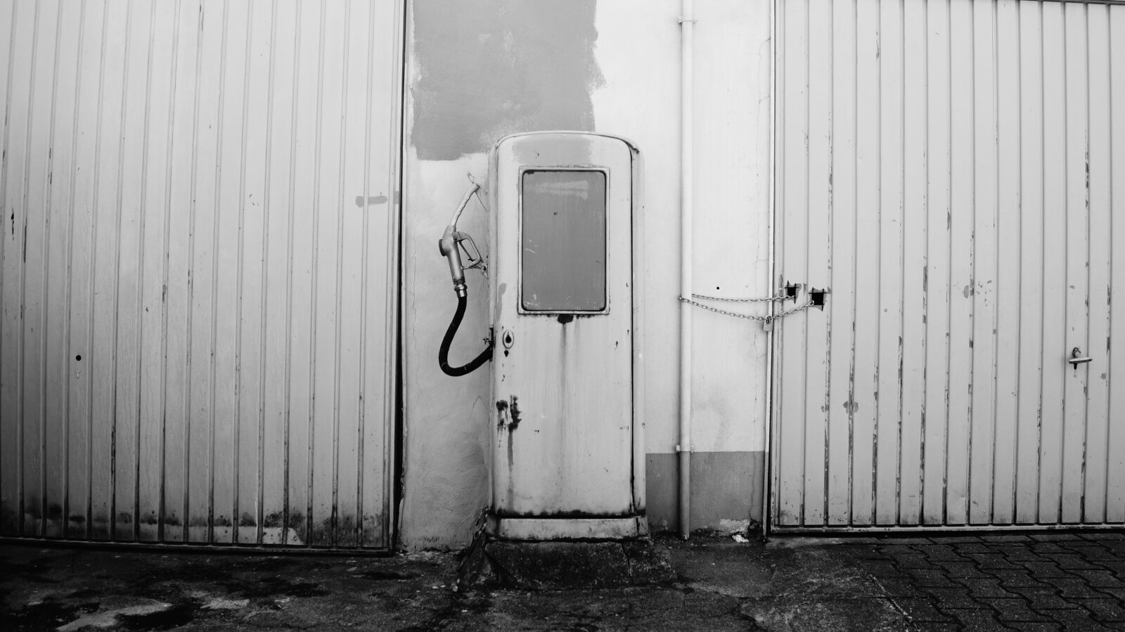 Sony SLT-A57 + Sony DT 18-55mm F3.5-5.6 SAM sample photo. Abandoned, black, and, white photography