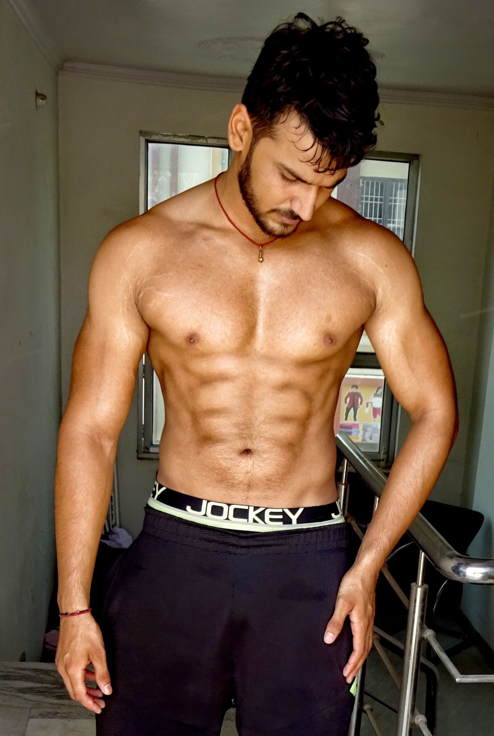 Sony Cyber-shot DSC-WX220 sample photo. Traps, six pack, shoulder photography