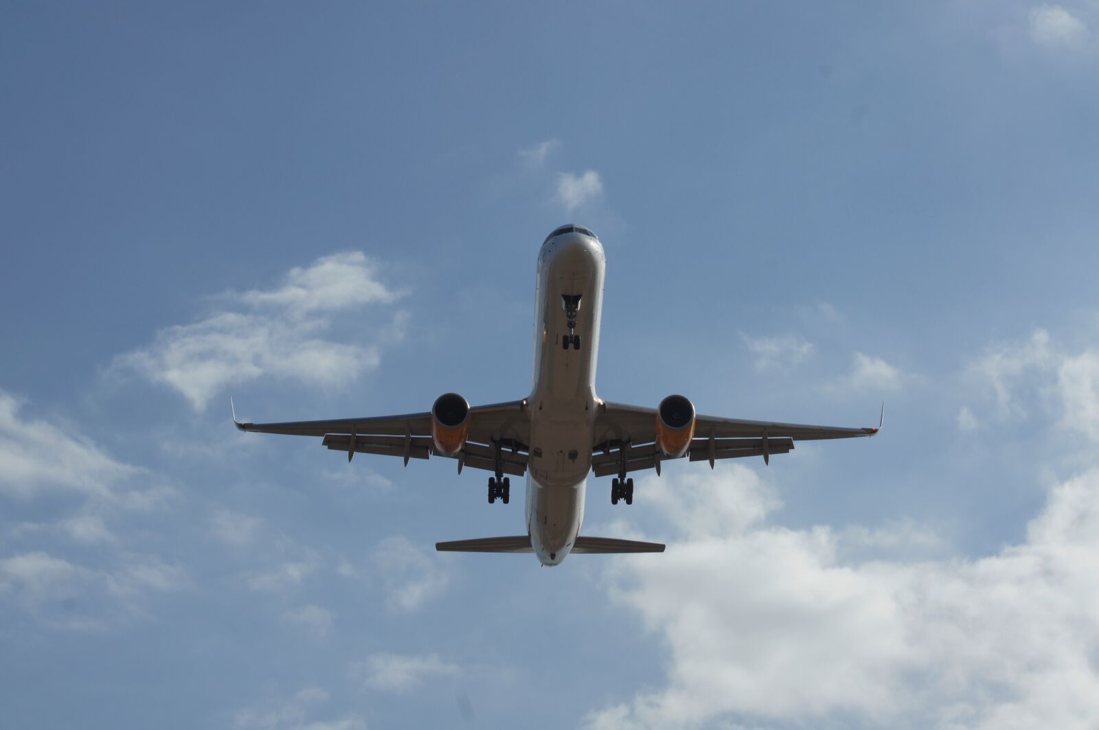 Sony SLT-A55 (SLT-A55V) sample photo. Airport, the, palmas photography
