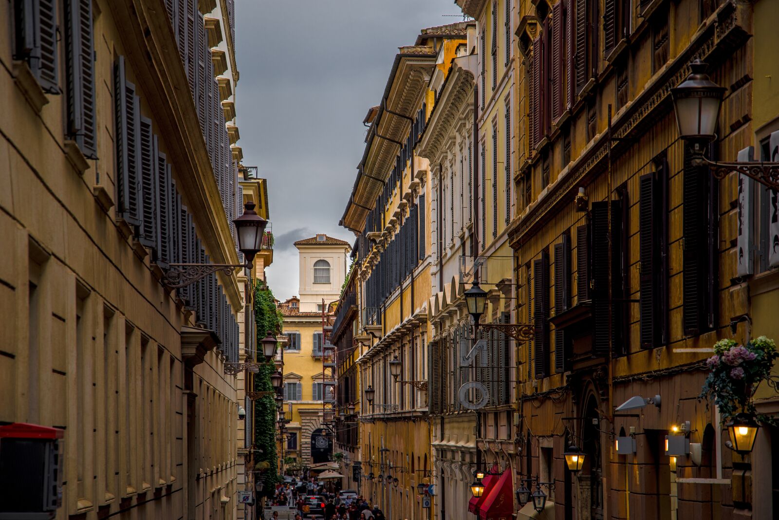 Pentax K-1 Mark II sample photo. Street, facade, people photography