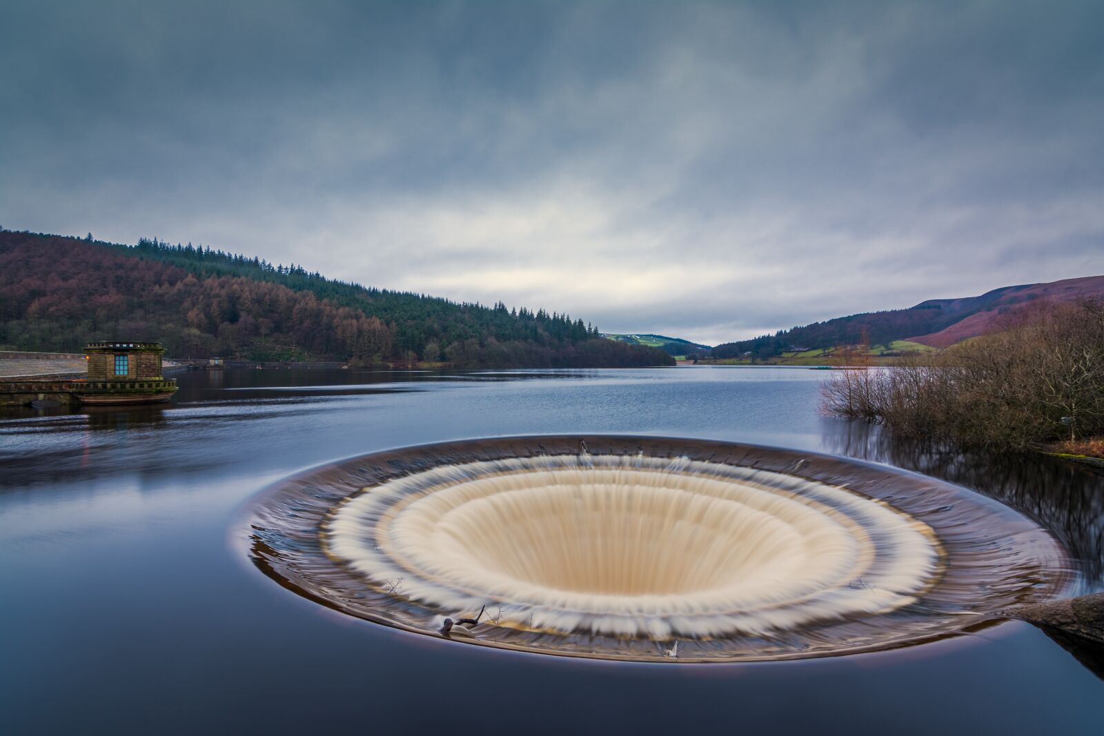 Tokina AT-X Pro 11-16mm F2.8 DX II sample photo. Ladybower reservoir, plug hole photography