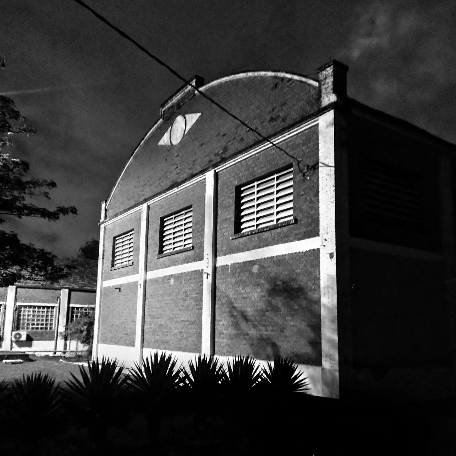 Motorola moto g(8) plus sample photo. The shed, architecture, night photography