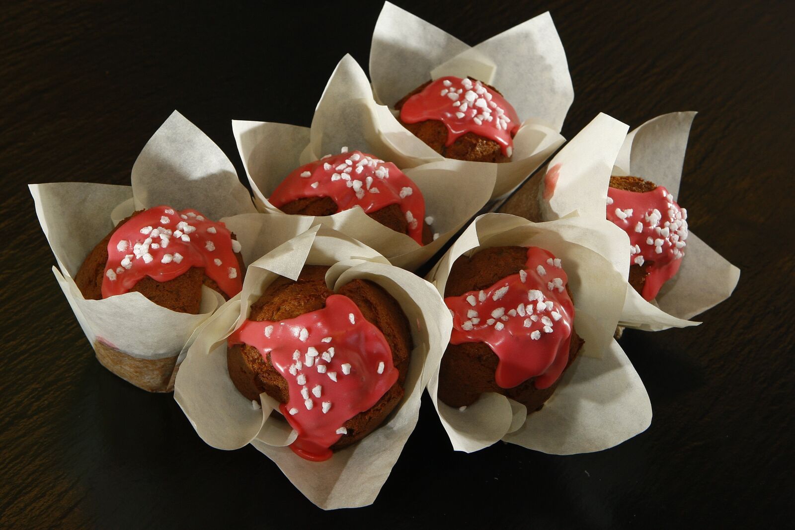 Canon EOS-1D Mark III sample photo. Christmas cakes, cupcakes, sweet photography